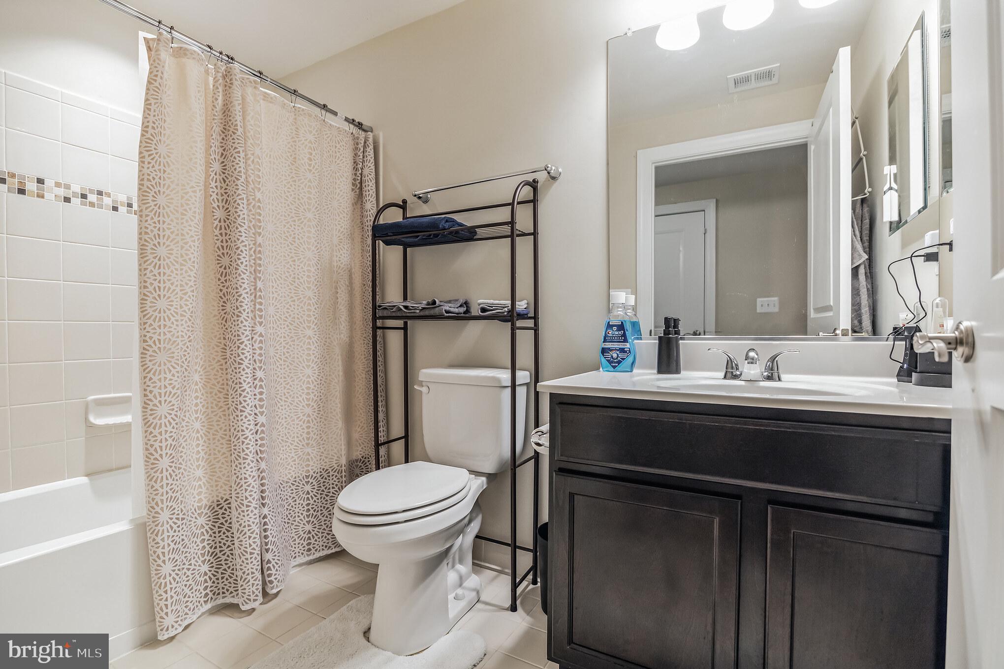 THE VILLAGES OF STEEPLECHASE - Residential Lease