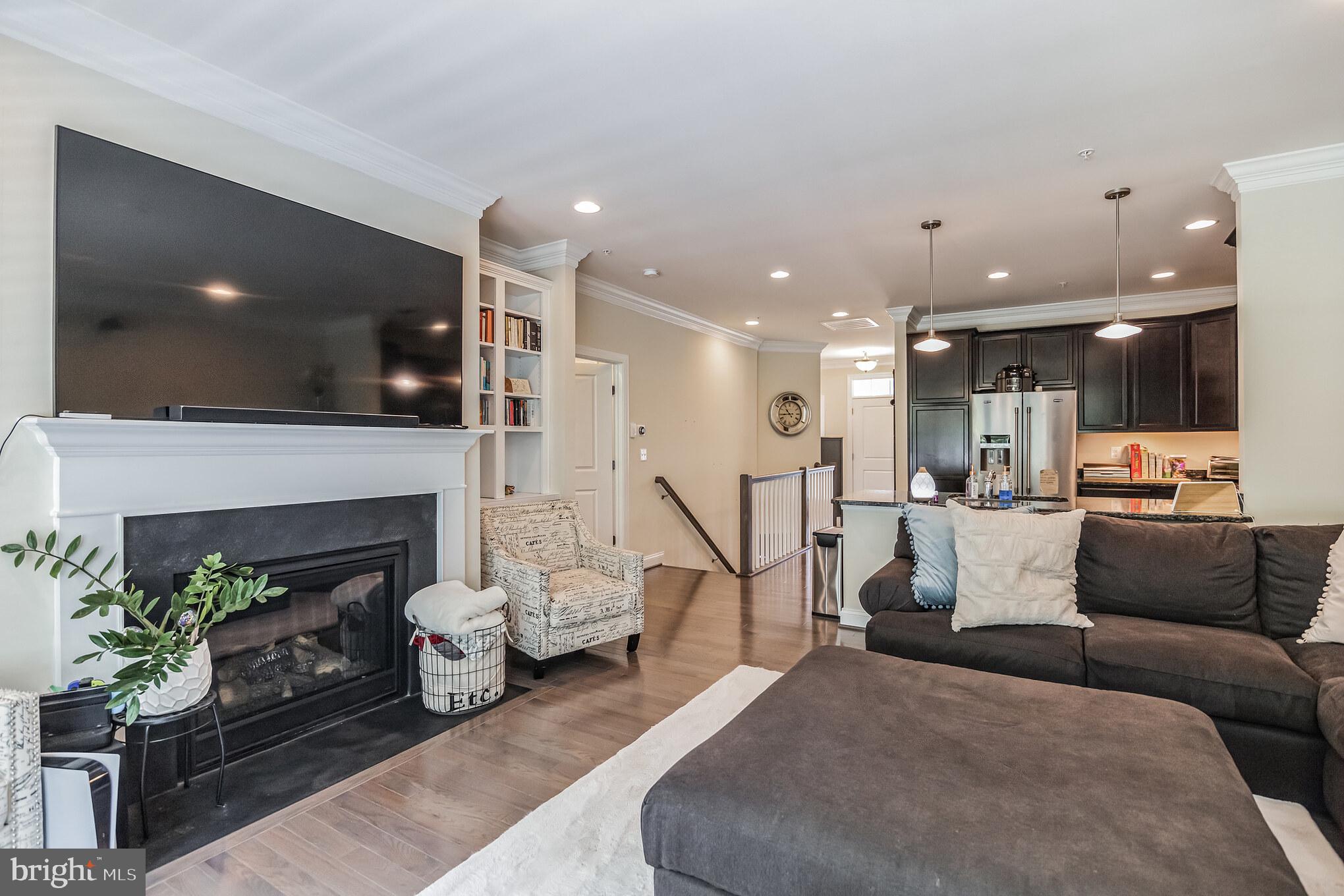 THE VILLAGES OF STEEPLECHASE - Residential Lease