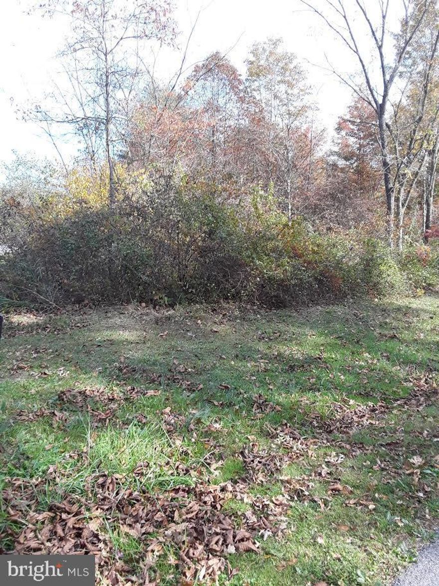 Land available in a great neighborhood close to Lewistown Country Club and 322 bypass.  Approximately 0.68 acres.