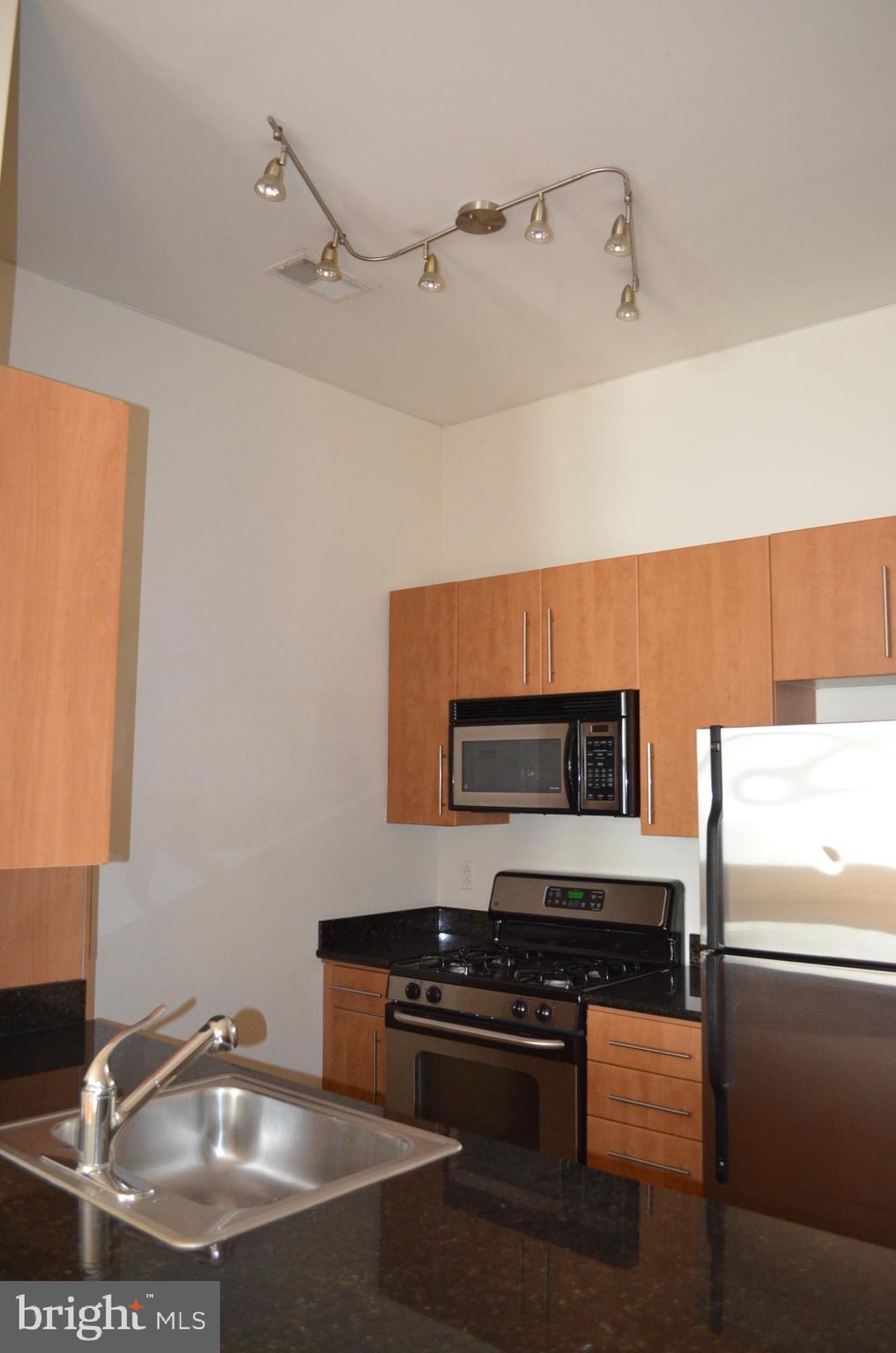 CLARENDON 1021 - Residential