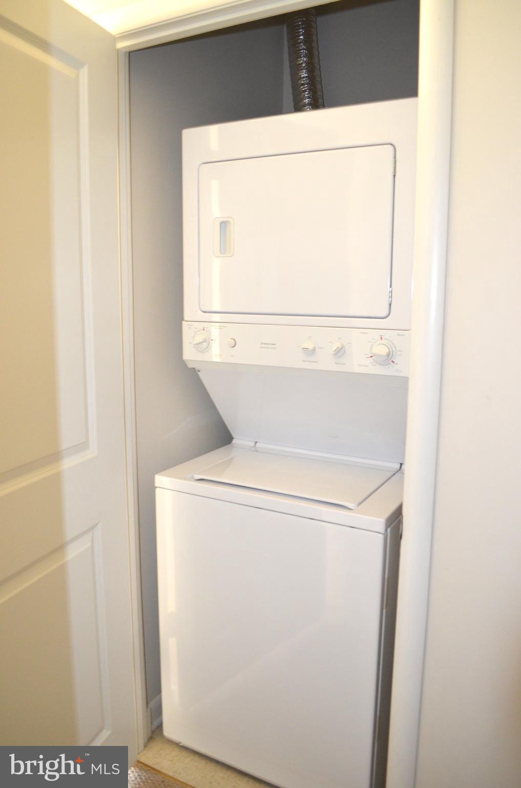 CLARENDON 1021 - Residential