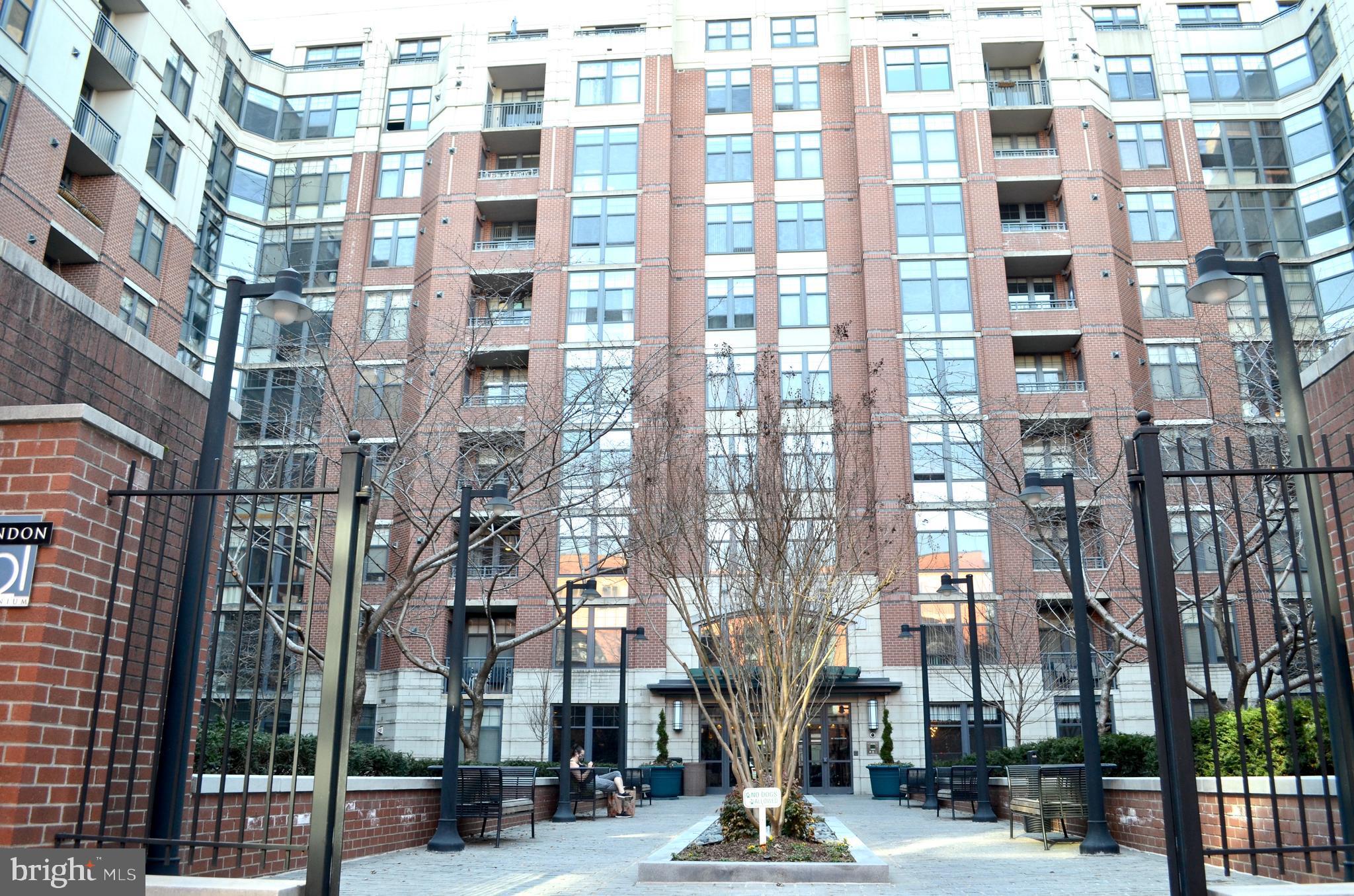 CLARENDON 1021 - Residential