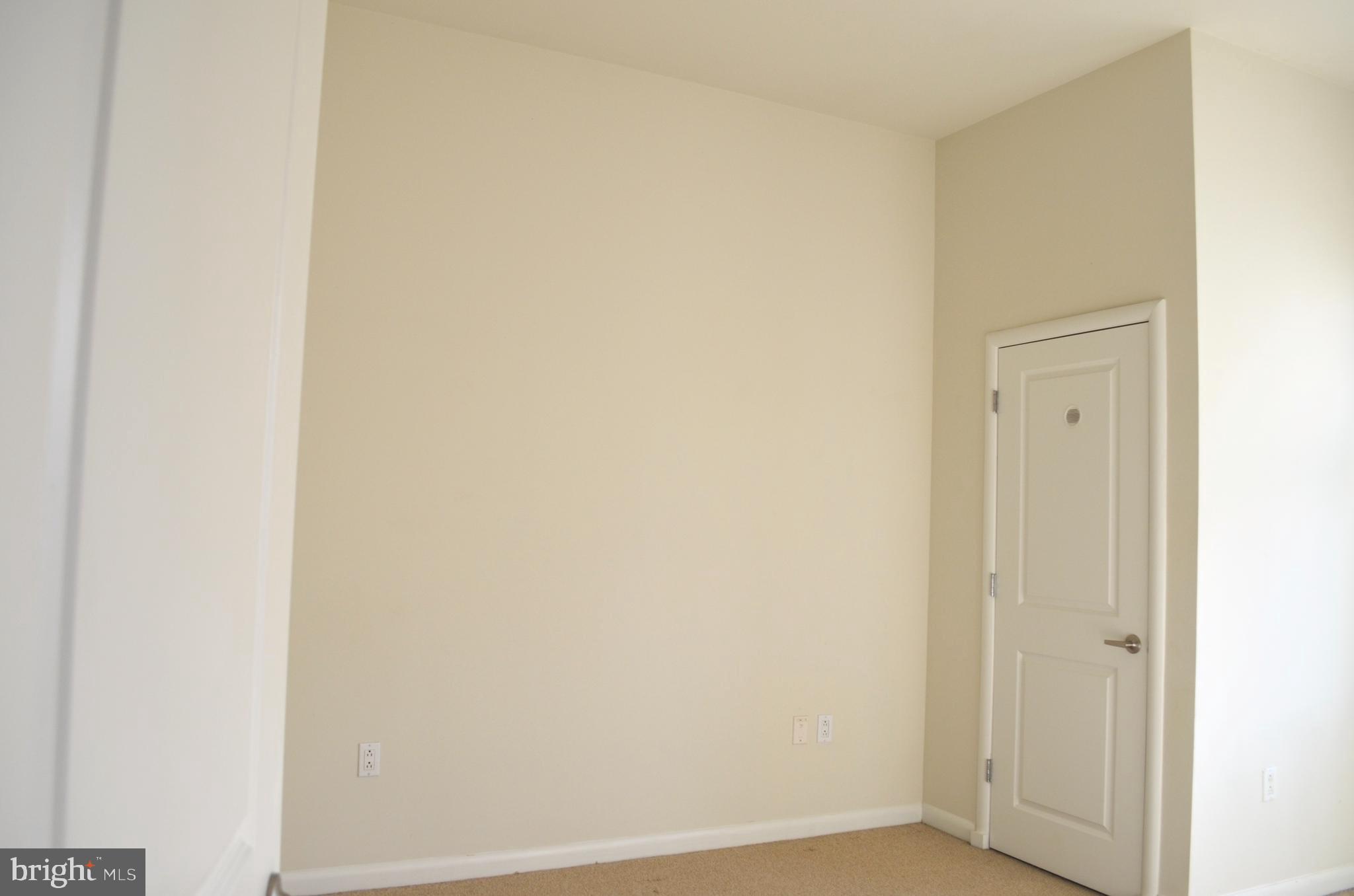 CLARENDON 1021 - Residential