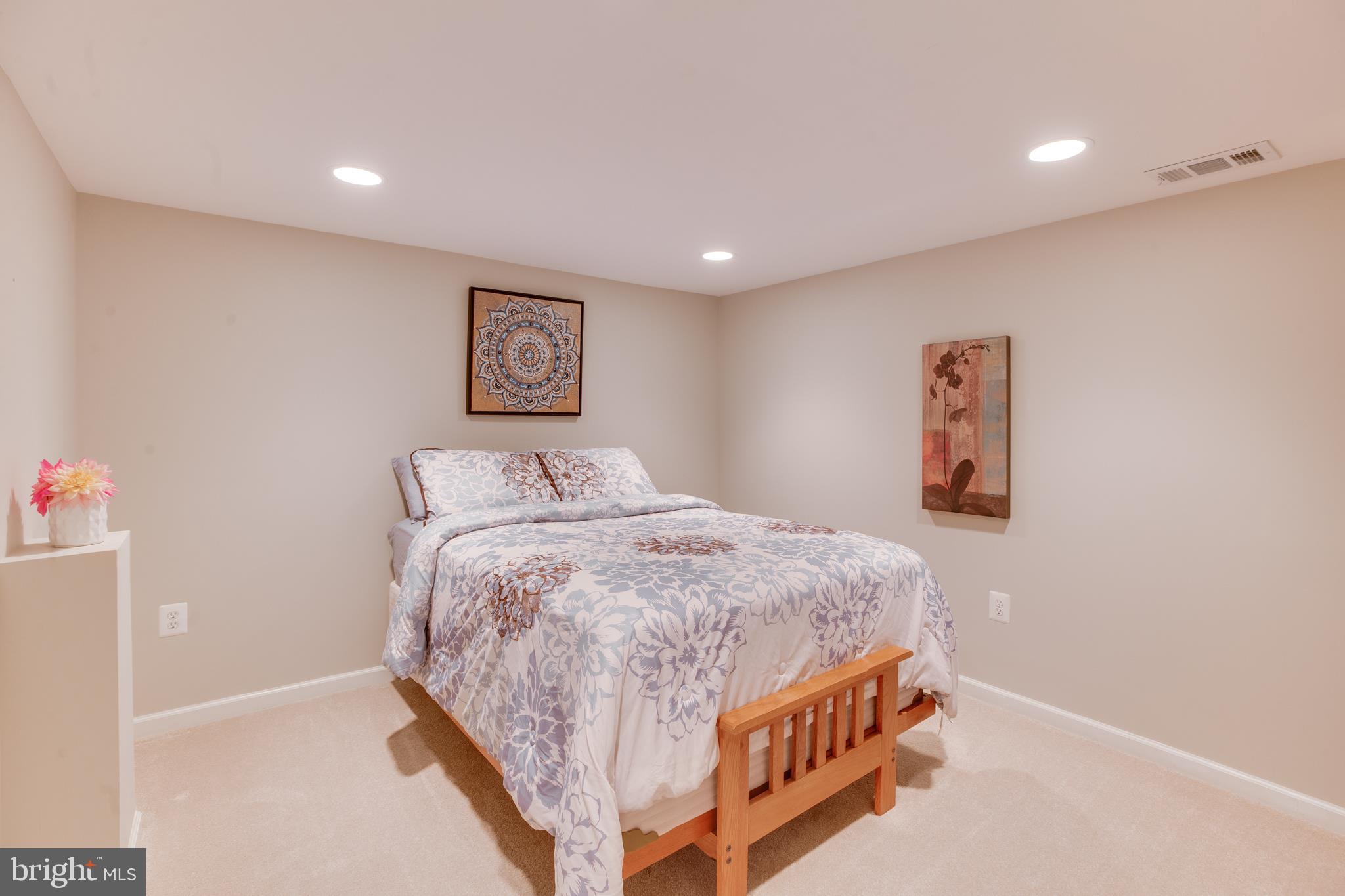 MEDFORD LEAS - Residential