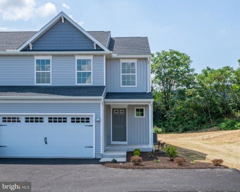 Townhouse For Rent - 29 Kantner Lane<br/> READING, PA 19607