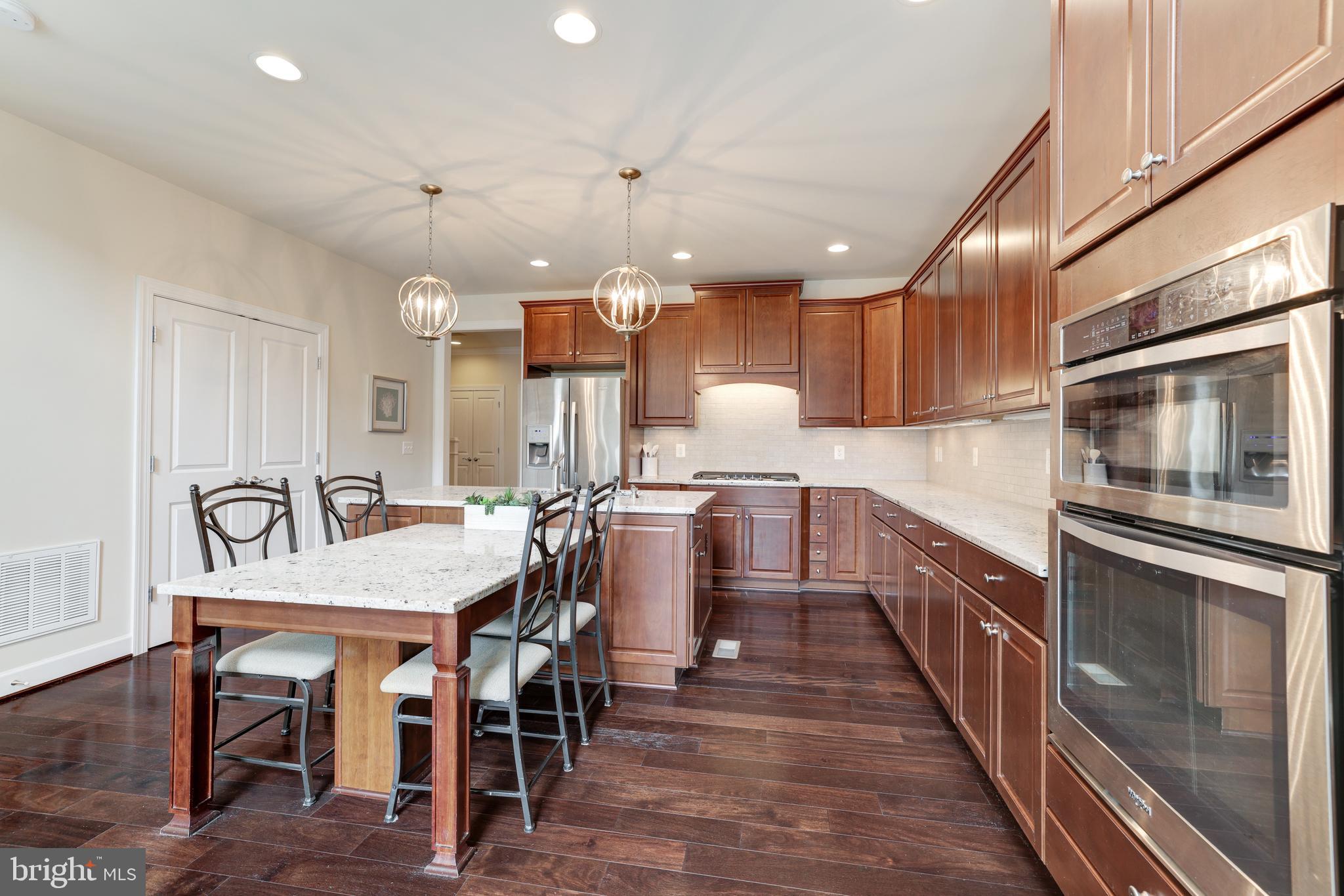 THE VISTAS AT LANSDOWNE - Residential