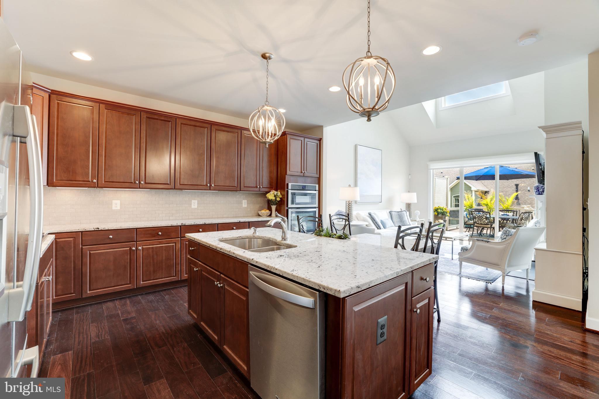 THE VISTAS AT LANSDOWNE - Residential