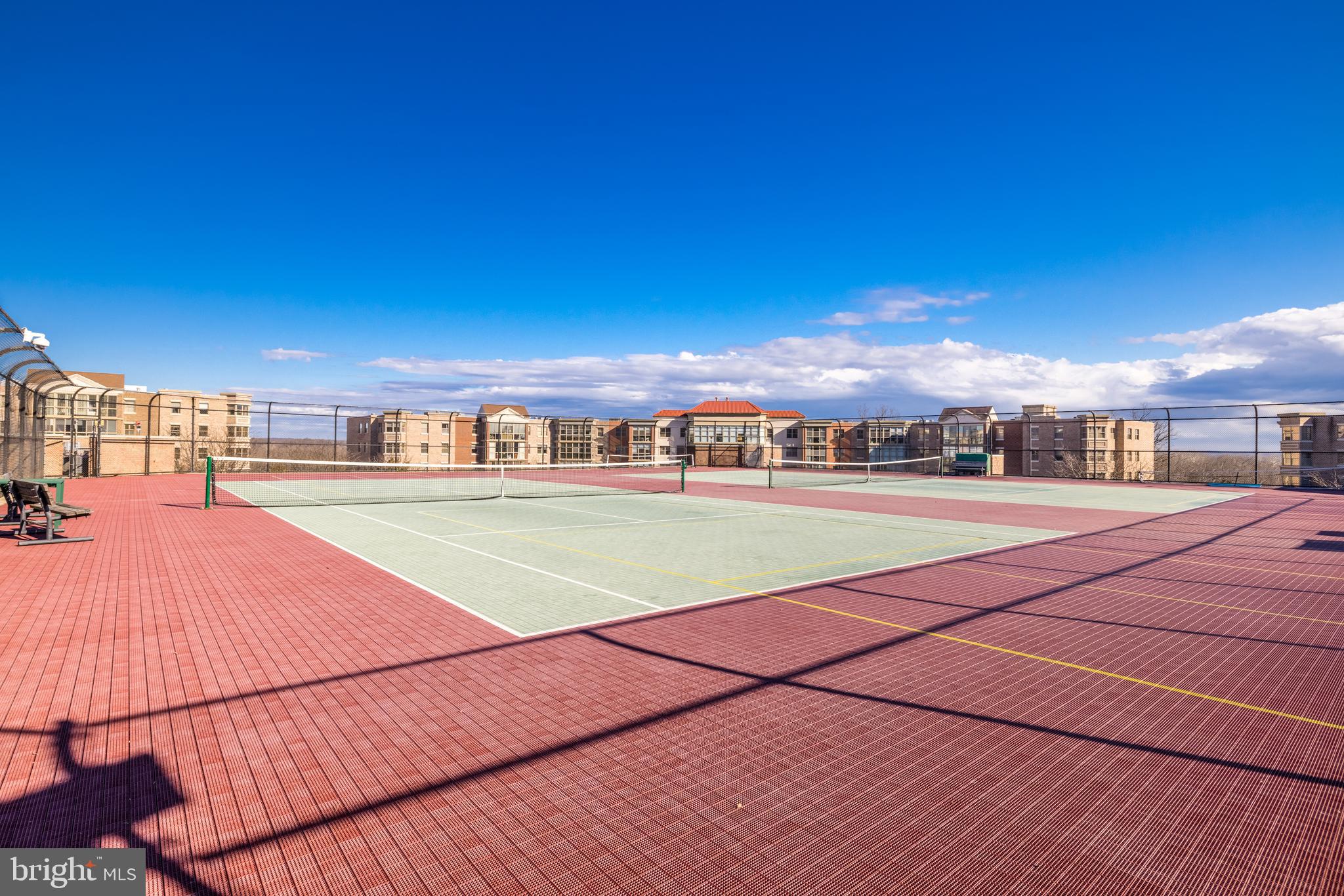 THE VISTAS AT LANSDOWNE - Residential