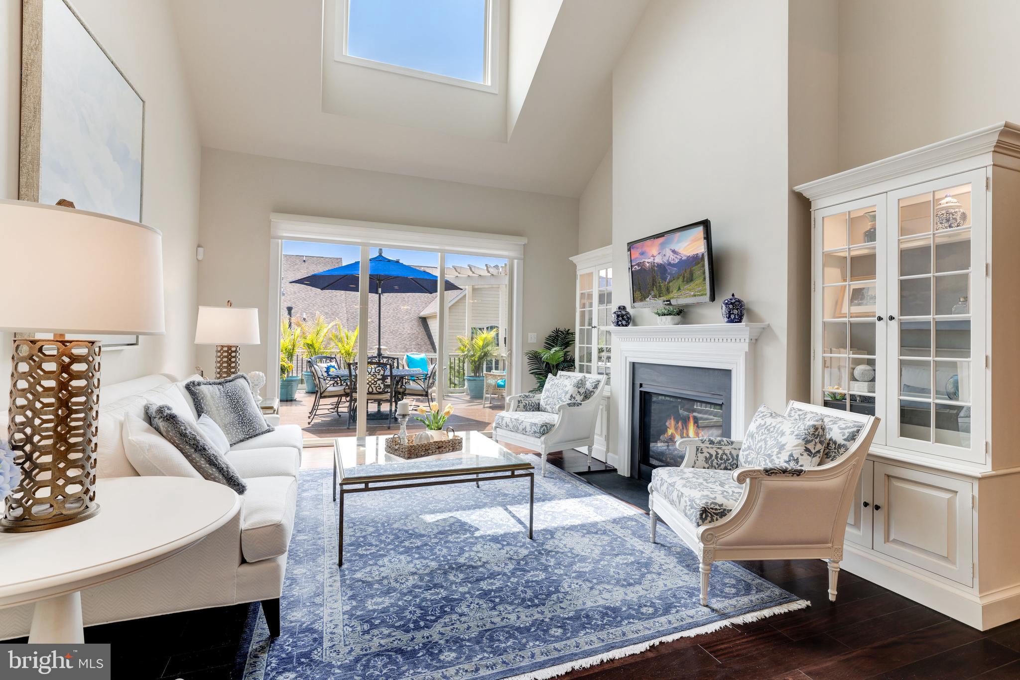 THE VISTAS AT LANSDOWNE - Residential