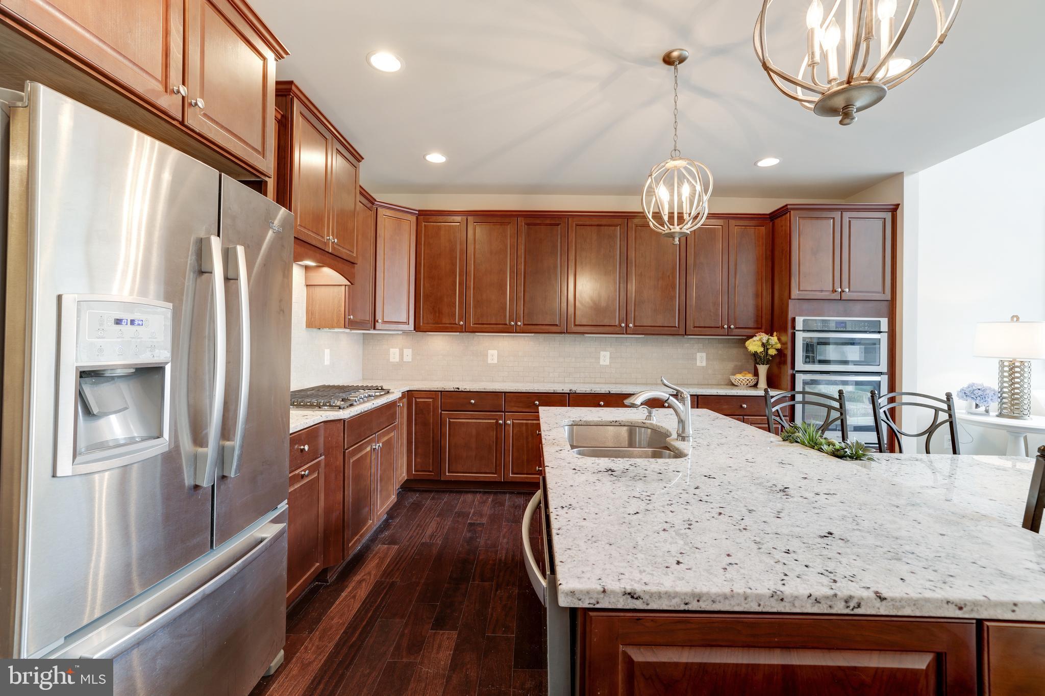 THE VISTAS AT LANSDOWNE - Residential