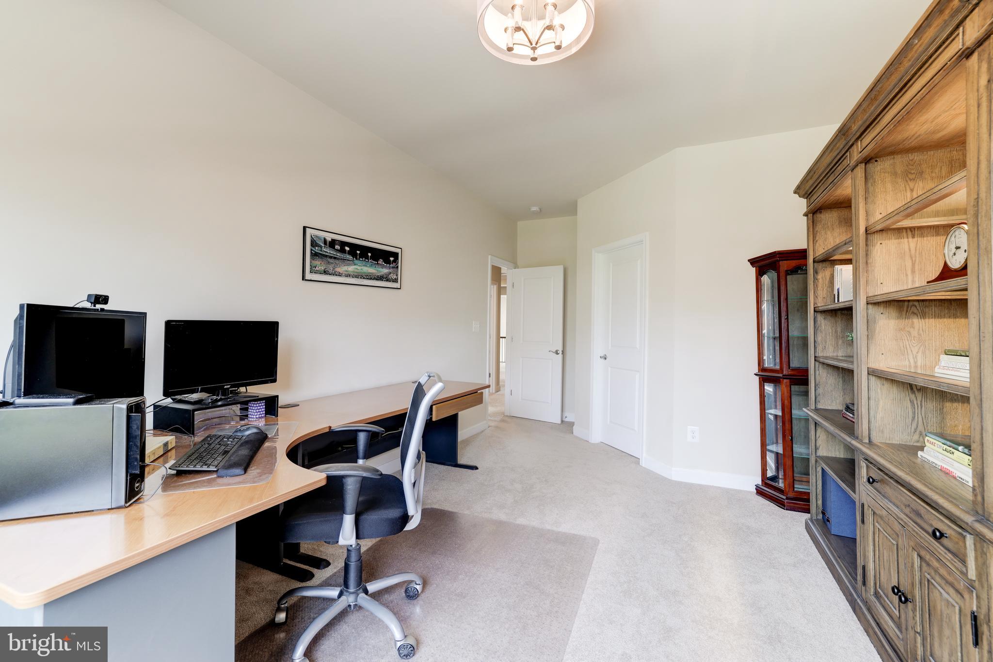 THE VISTAS AT LANSDOWNE - Residential