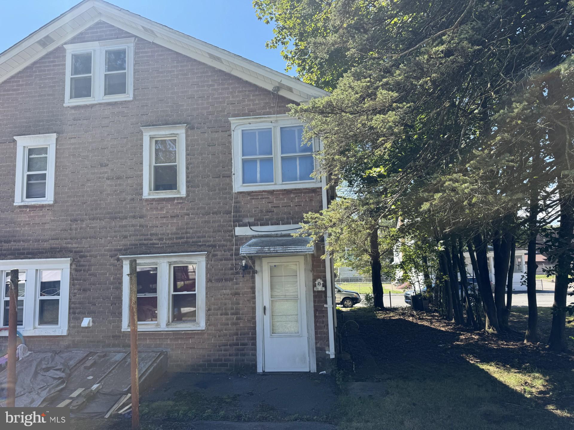 37 W SHERMAN STREET
