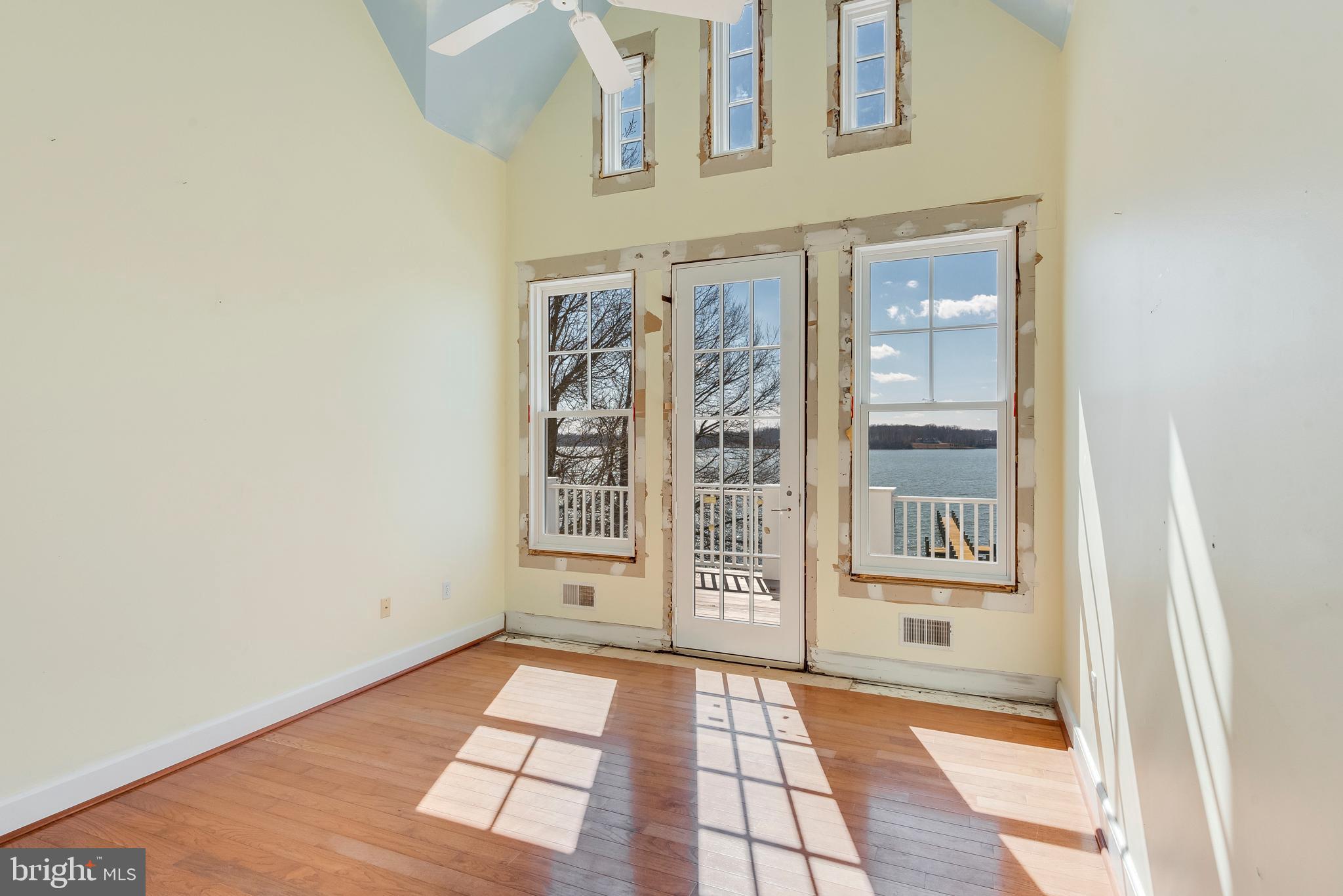 MELVIN POINT - Residential