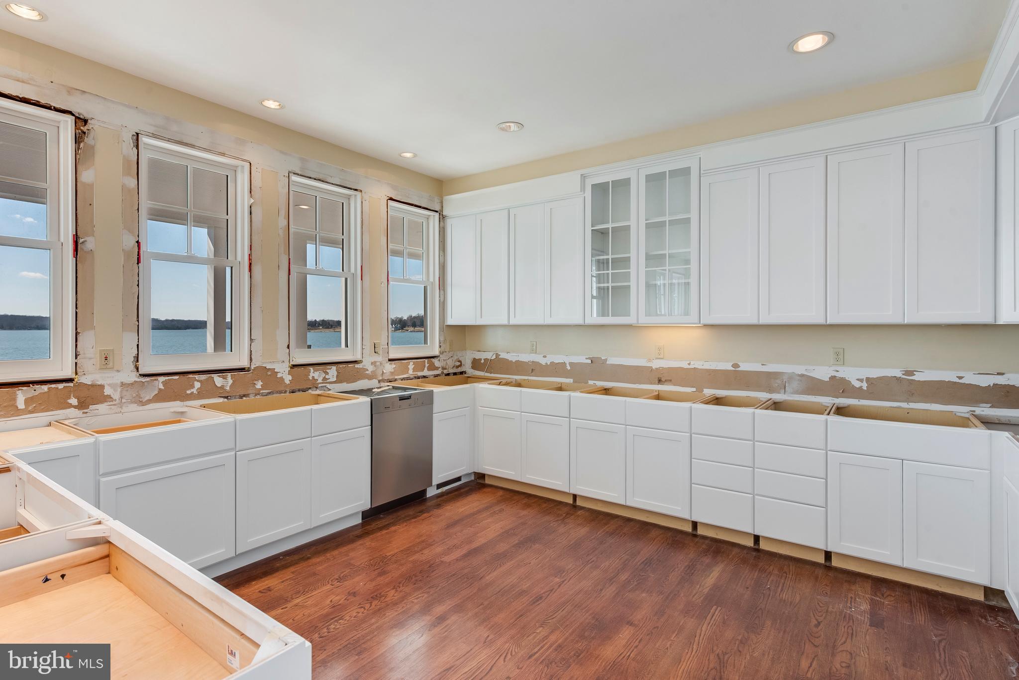 MELVIN POINT - Residential