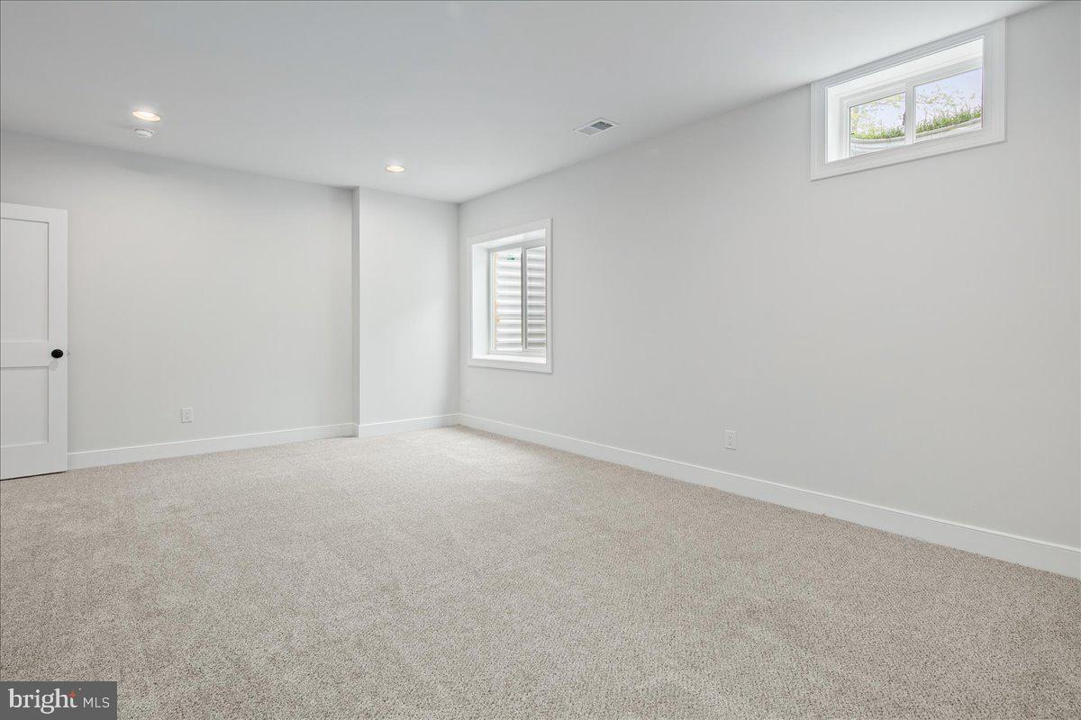 OAKWOOD - Residential