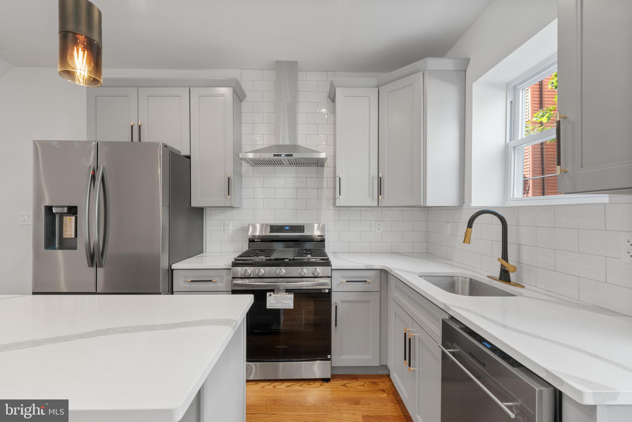 GIRARD ESTATES - Residential