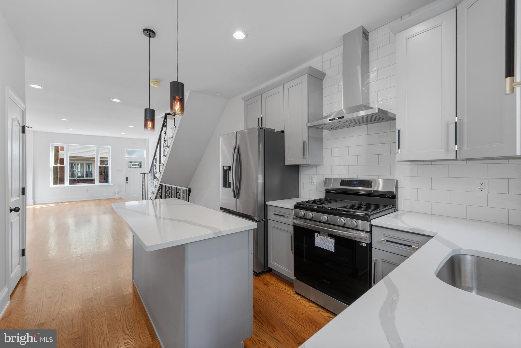 GIRARD ESTATES - Residential