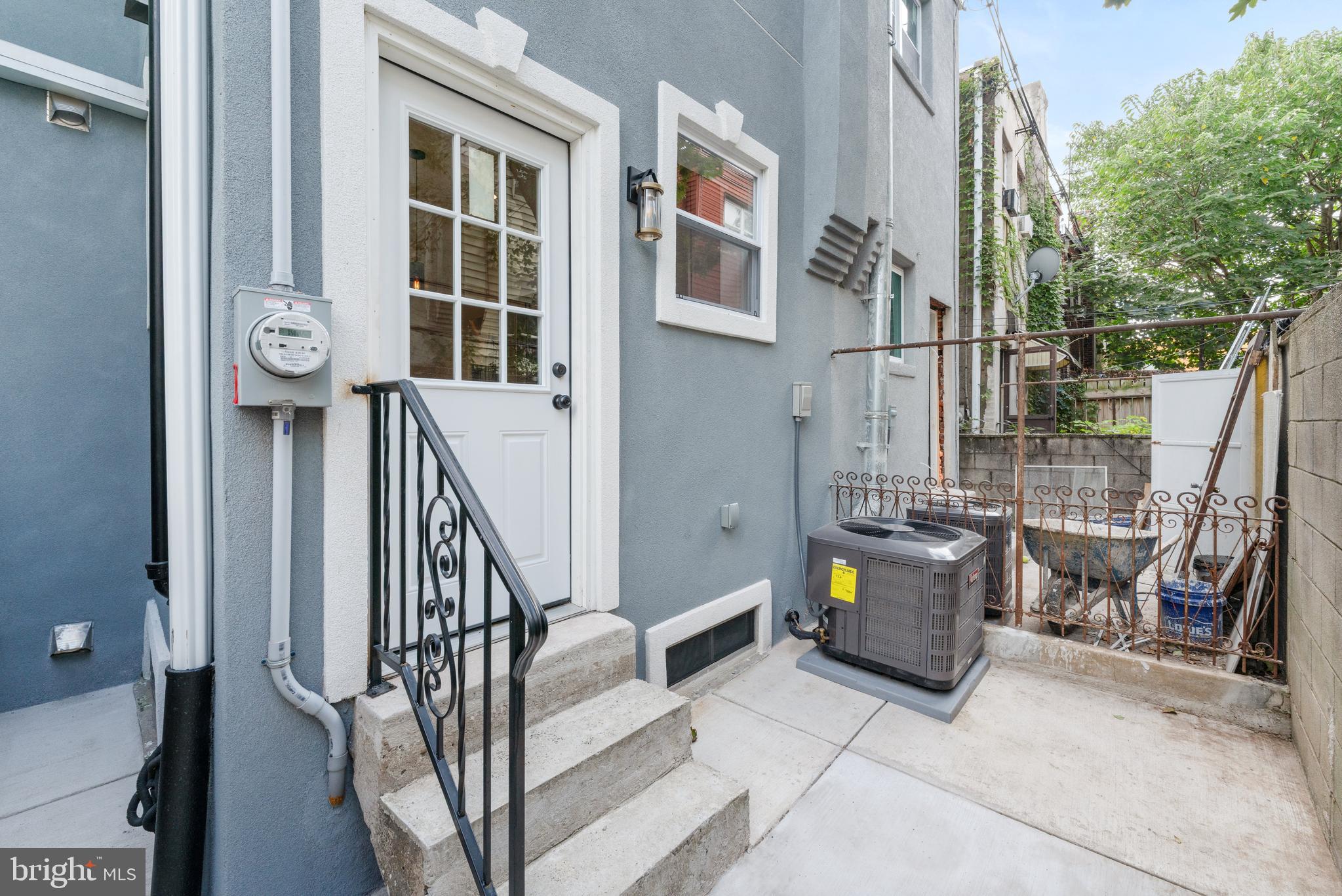 GIRARD ESTATES - Residential