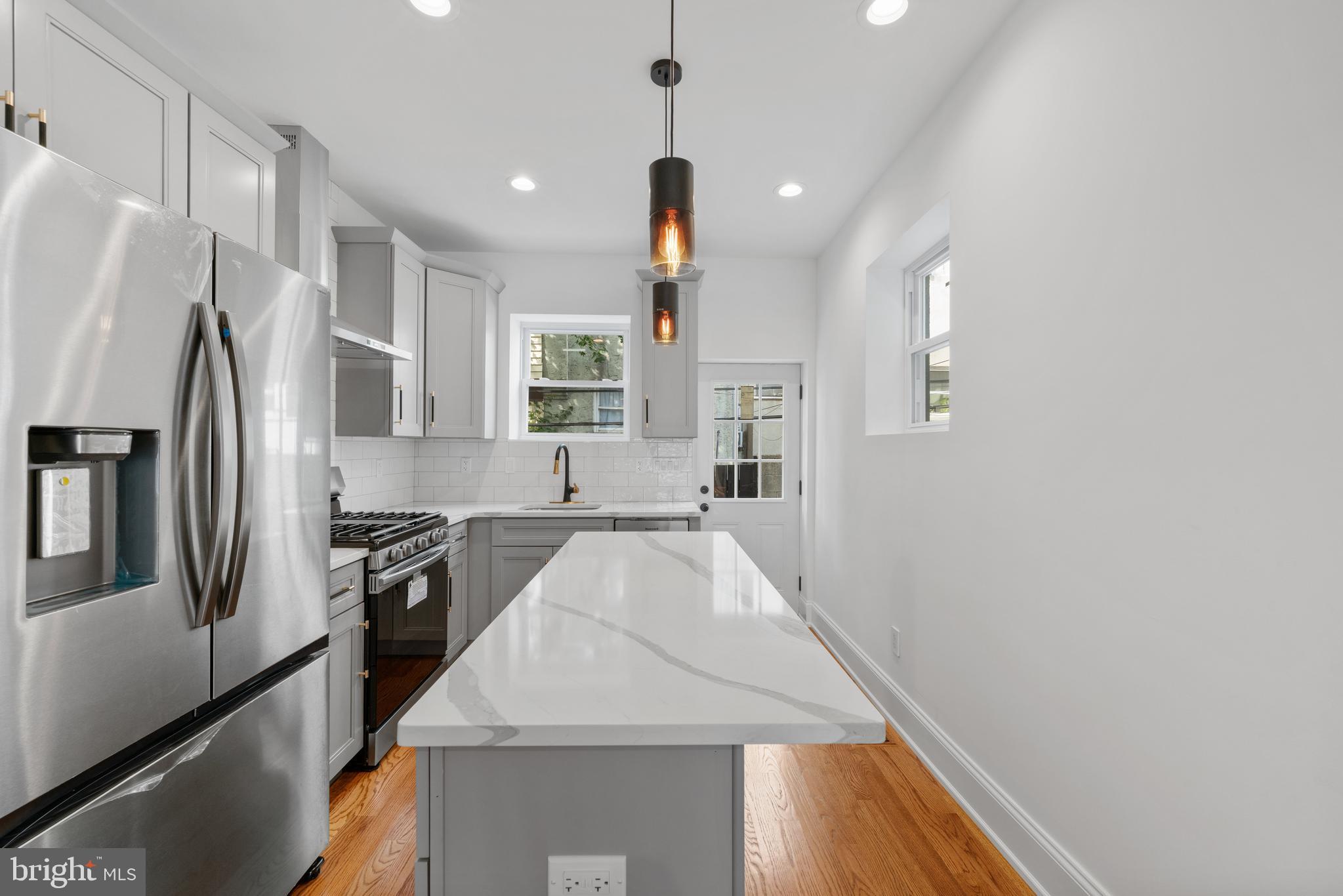 GIRARD ESTATES - Residential