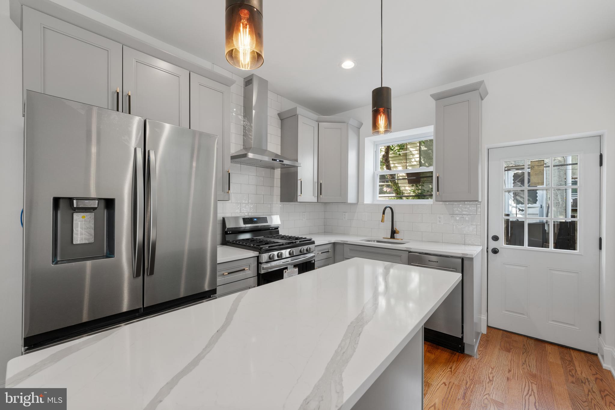 GIRARD ESTATES - Residential