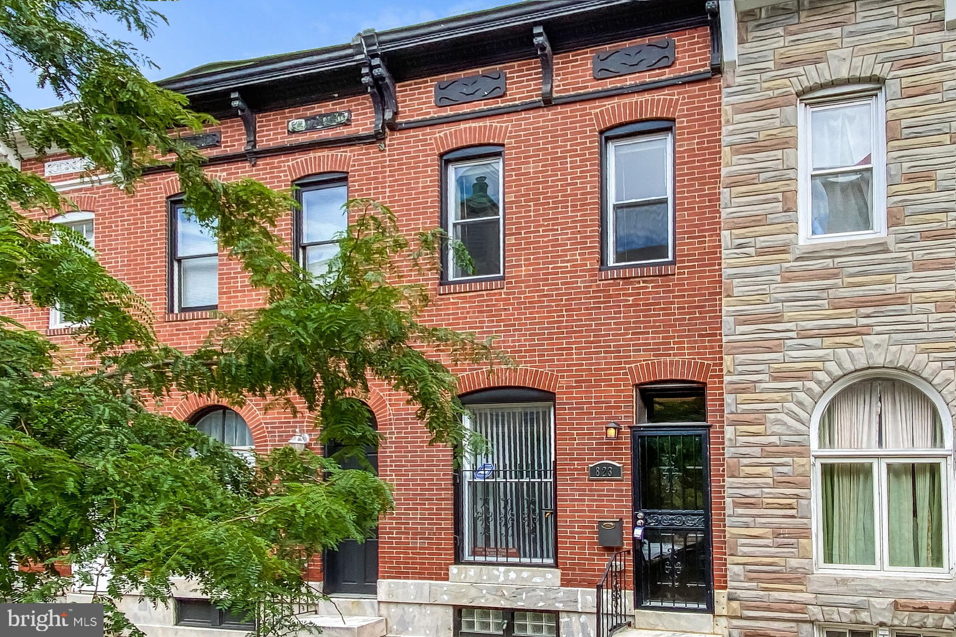 This beautiful 3 BR 3 BA home is ready for you! Step into the living room that features a nice brick accent wall. This will lead you to the kitchen with ample cabinet space, and a breakfast bar. Right off the kitchen, walk into a nice sized room that overlooks the back yard. This home has hardwood floors with neutral paint throughout. The upper level boasts 2 additional spacious bedrooms and cute bathrooms. Enjoy the large fenced in back patio with plenty of space for cookouts and outdoor fun!