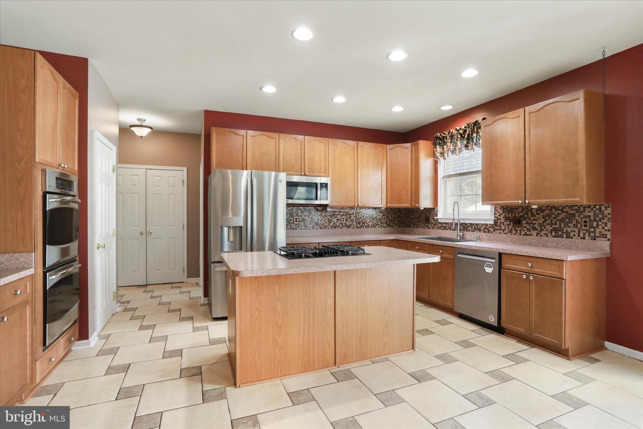 MCCAULEY CROSSING - Residential