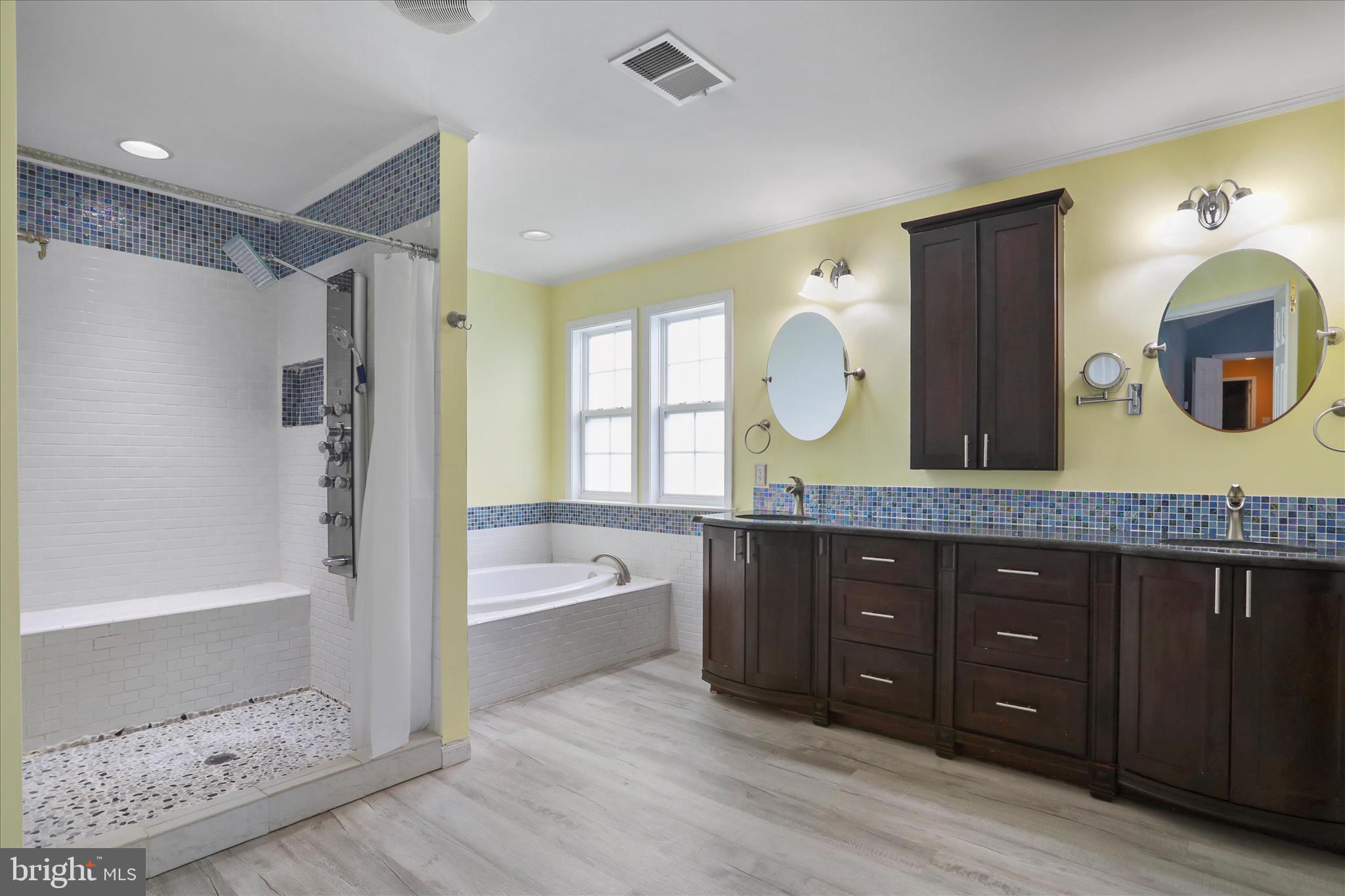 MCCAULEY CROSSING - Residential