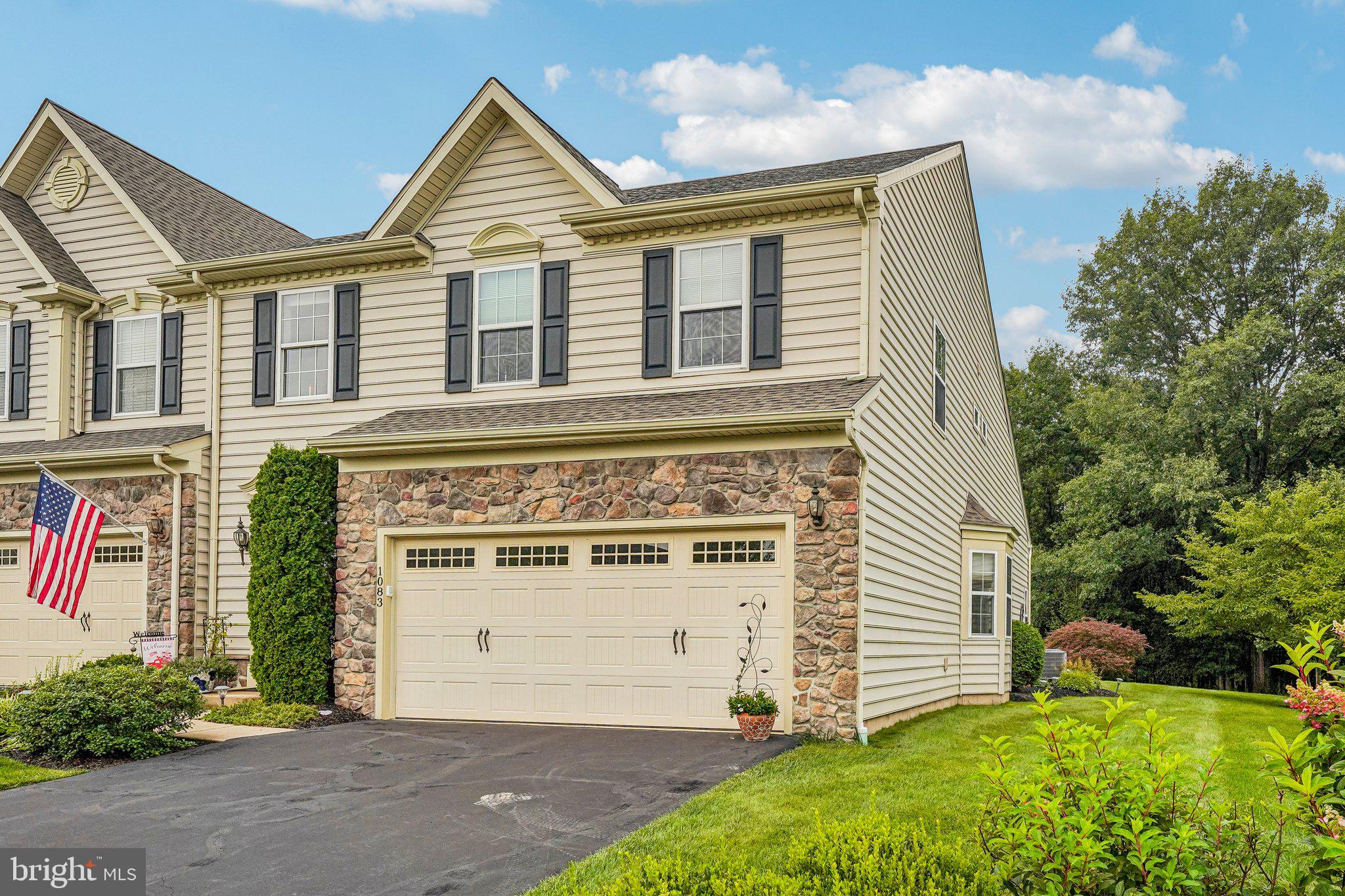 1083 ARBOUR LANE
