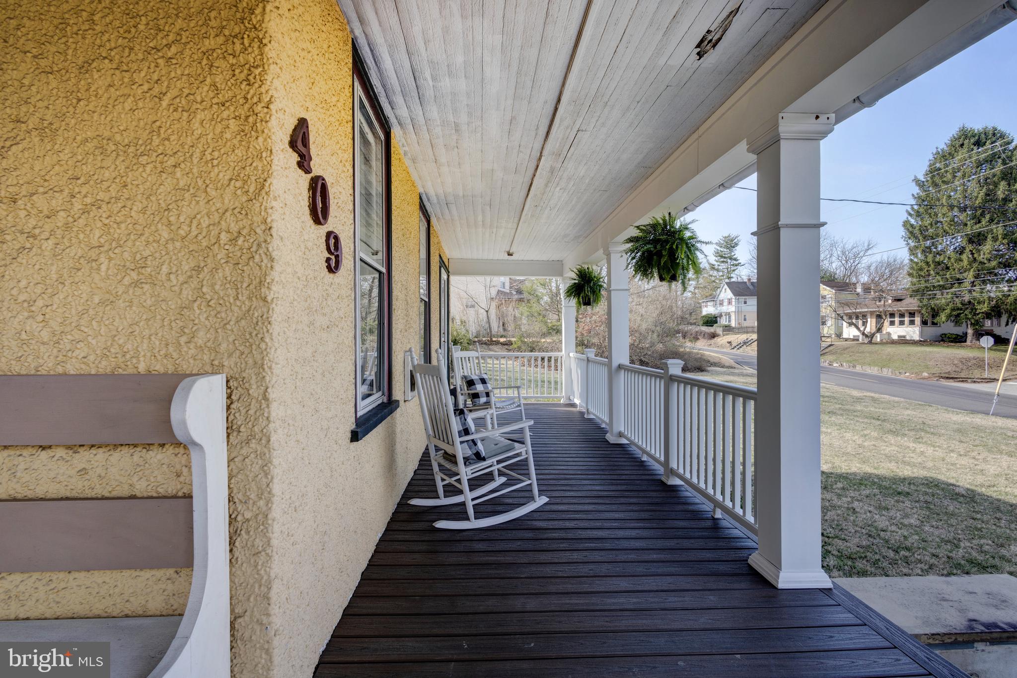409 N BETHLEHEM PIKE