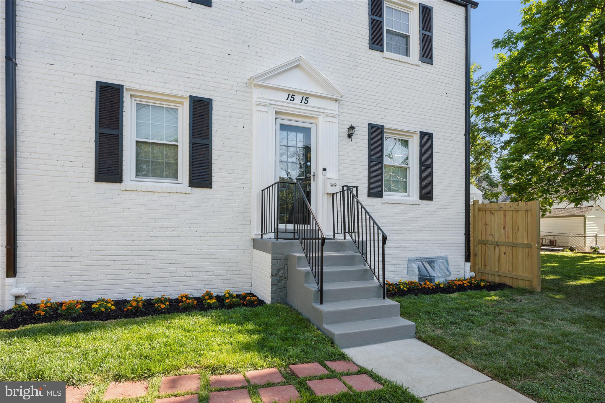 1515 DENNIS AVENUE