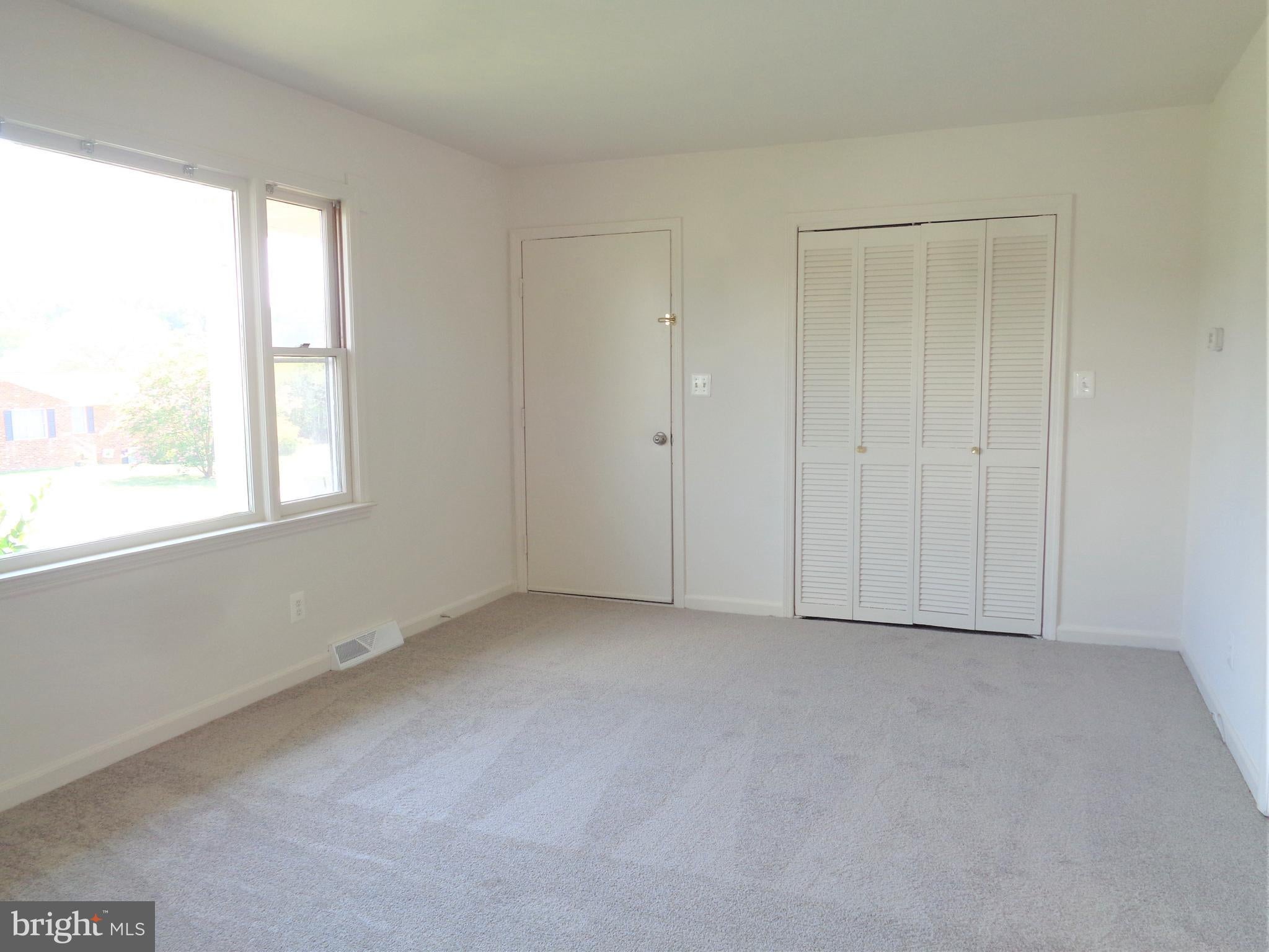 1807 MEADOW DRIVE