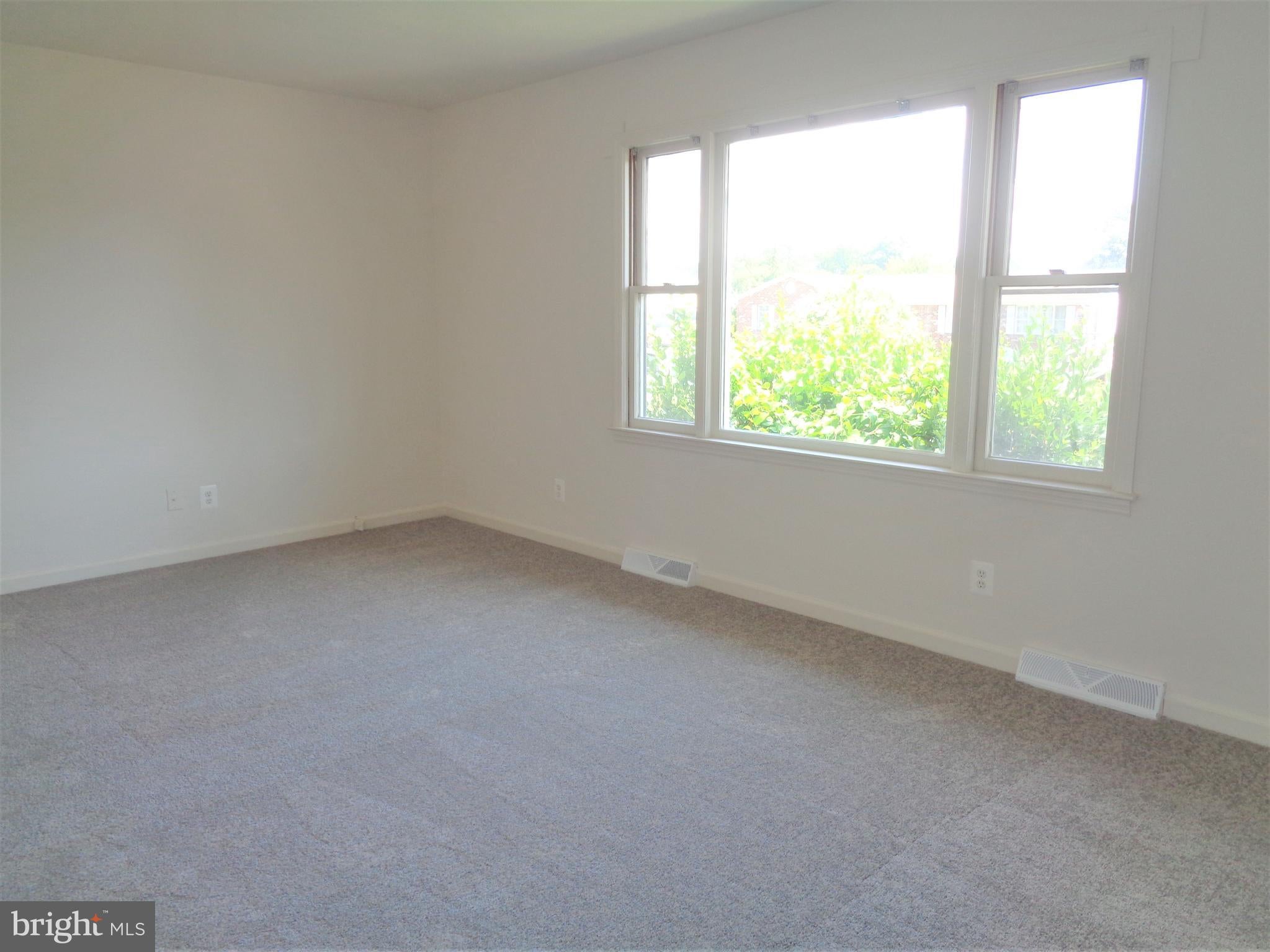 1807 MEADOW DRIVE