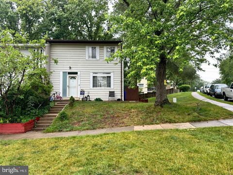 Photo of 12642 Dulcinea Place, WOODBRIDGE, VA 22192 (MLS # VAPW2120684)