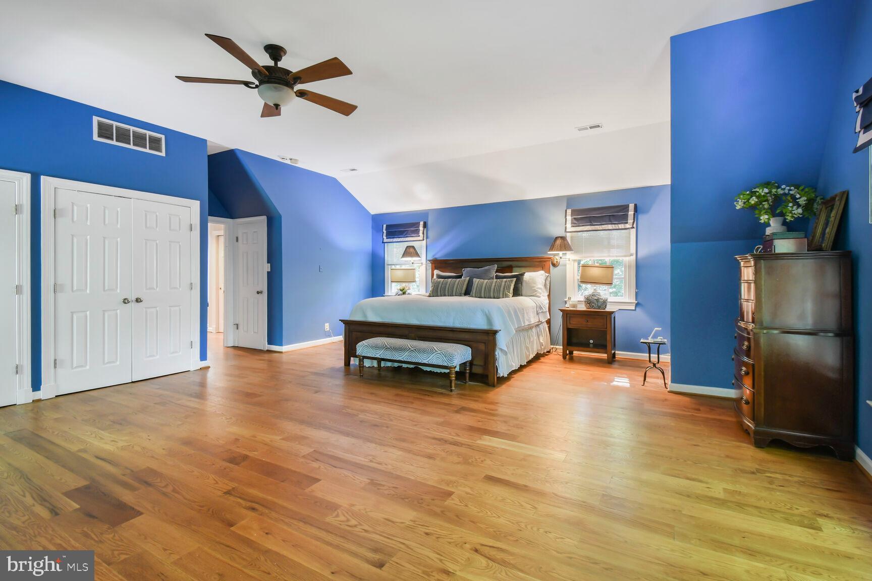 POTOMAC OUTSIDE - Residential