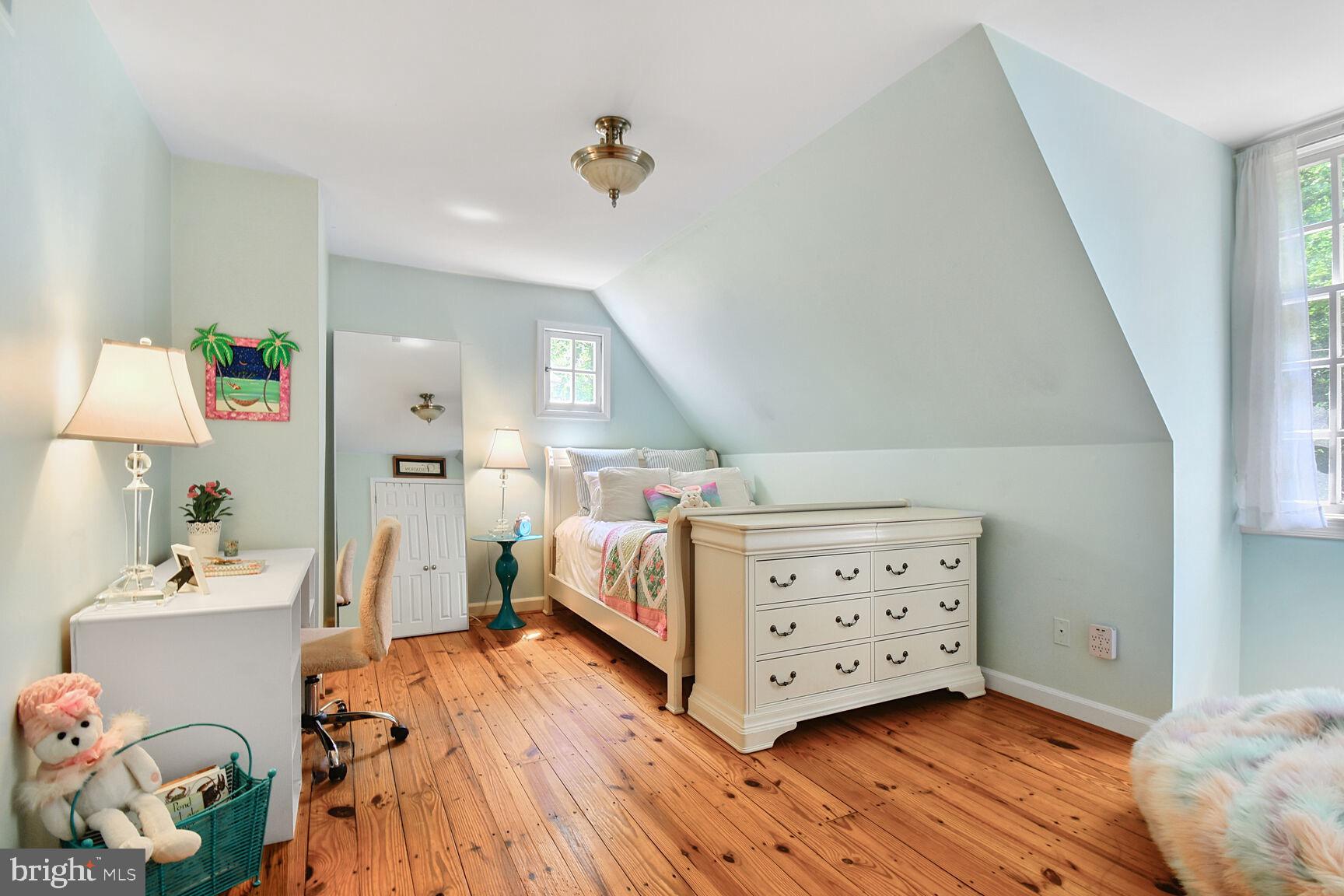 POTOMAC OUTSIDE - Residential