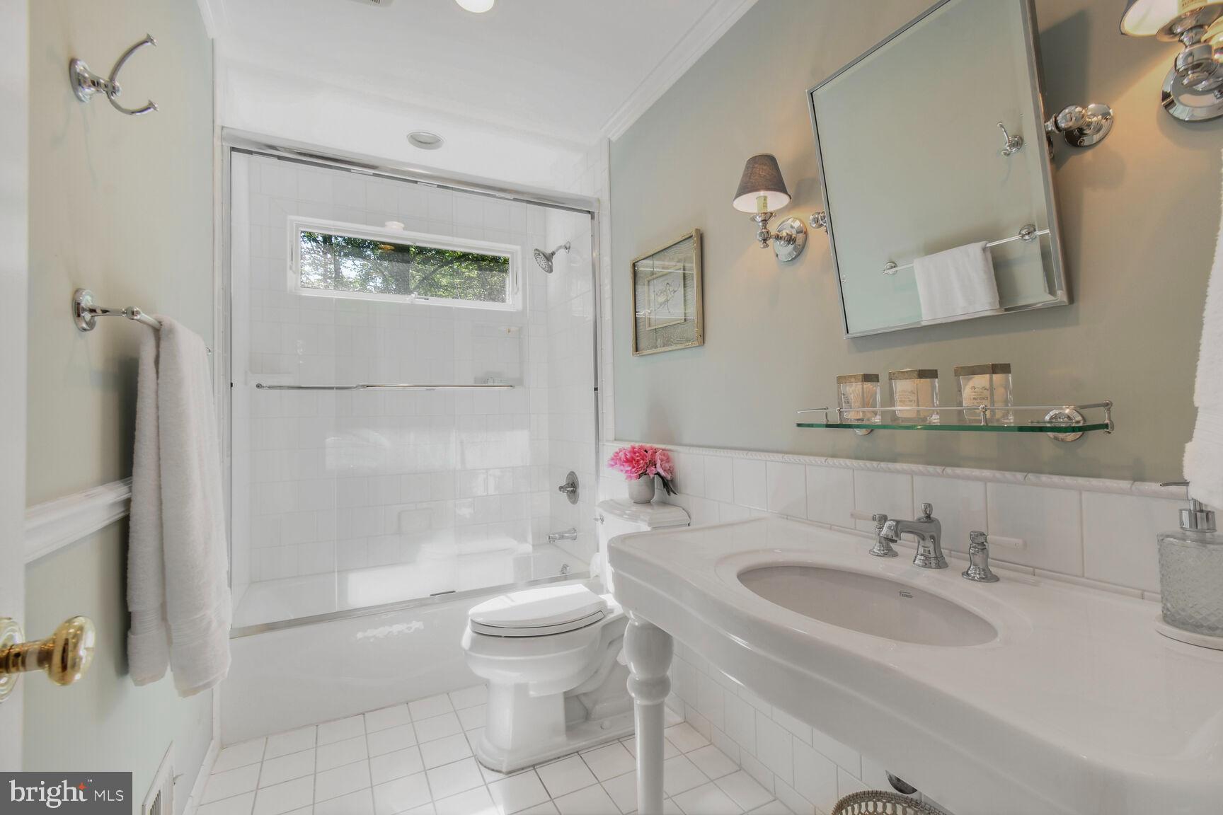 POTOMAC OUTSIDE - Residential