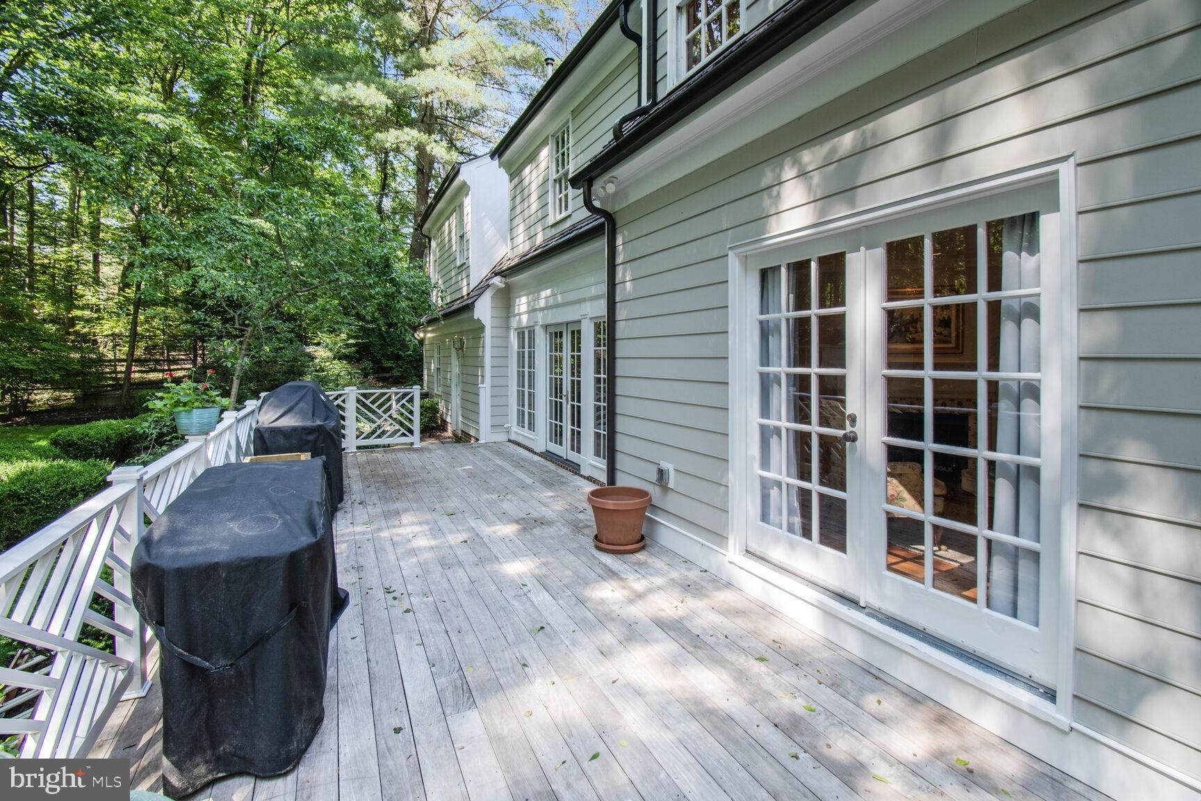 POTOMAC OUTSIDE - Residential