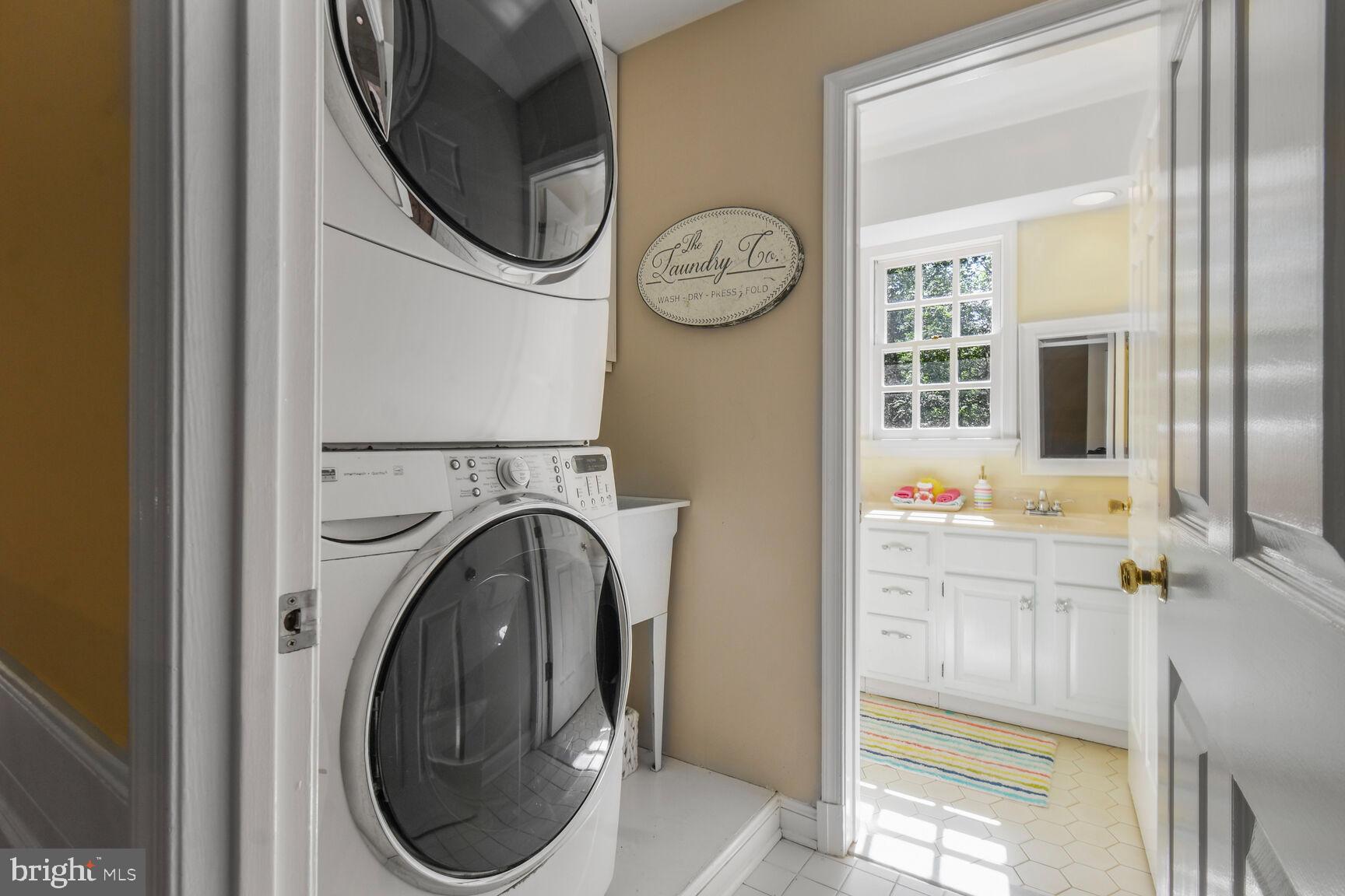 POTOMAC OUTSIDE - Residential