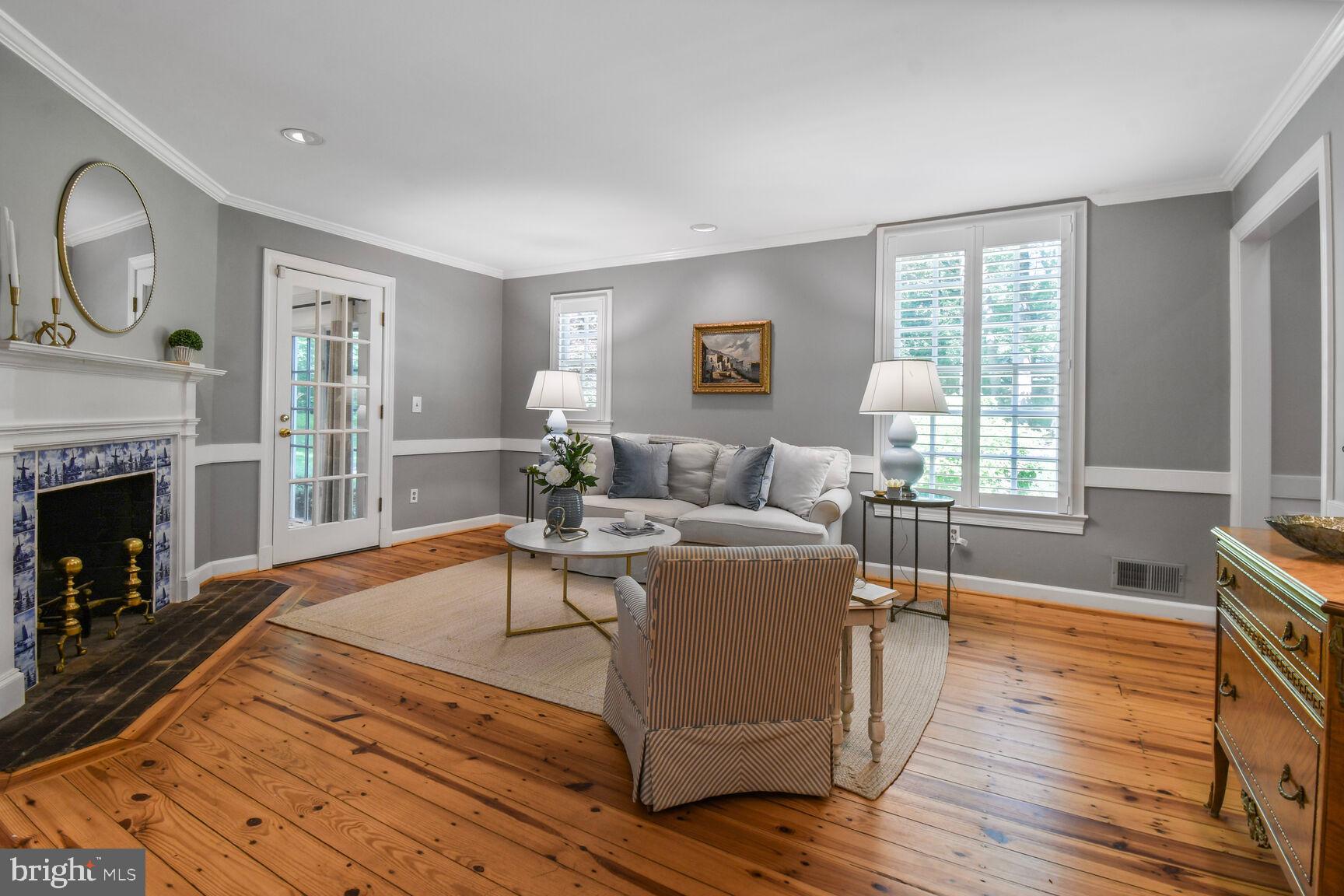 POTOMAC OUTSIDE - Residential