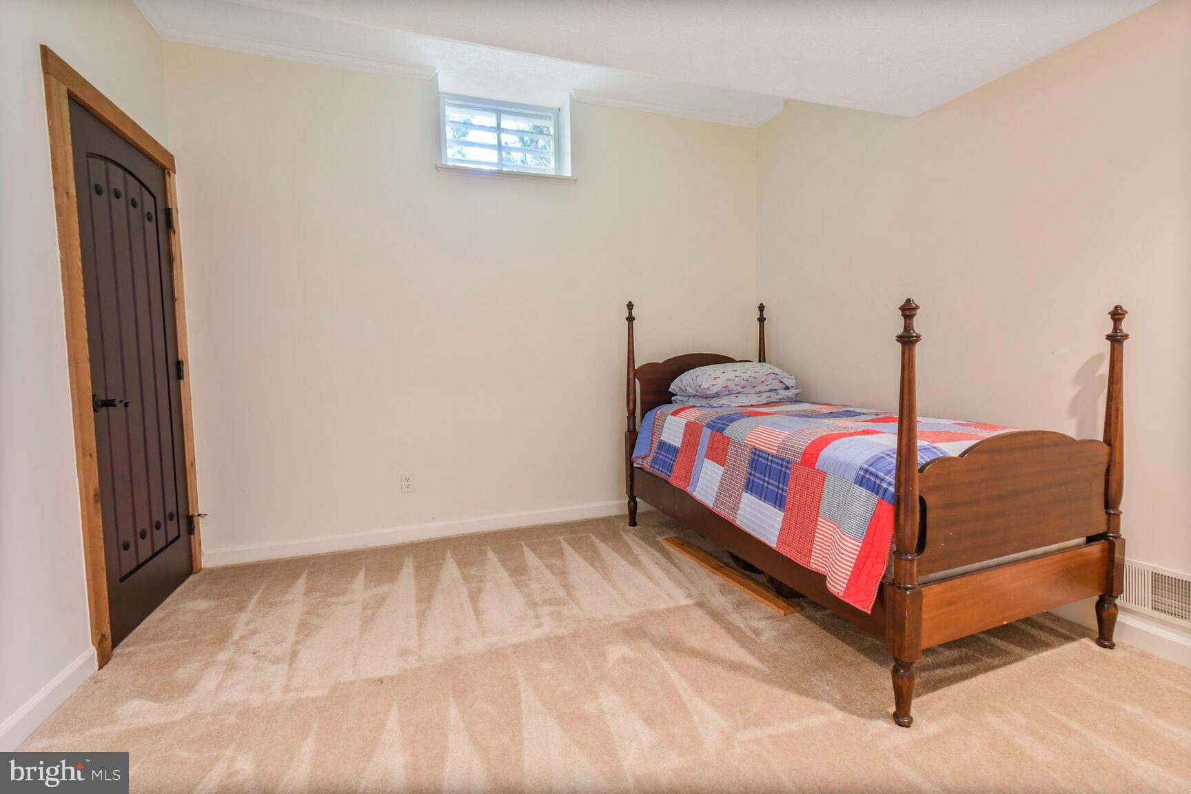 POTOMAC OUTSIDE - Residential