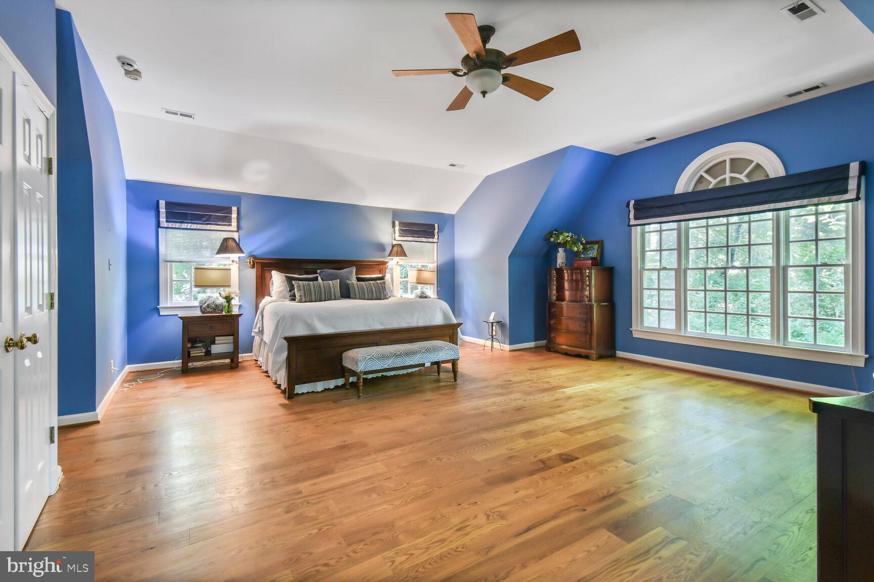 POTOMAC OUTSIDE - Residential