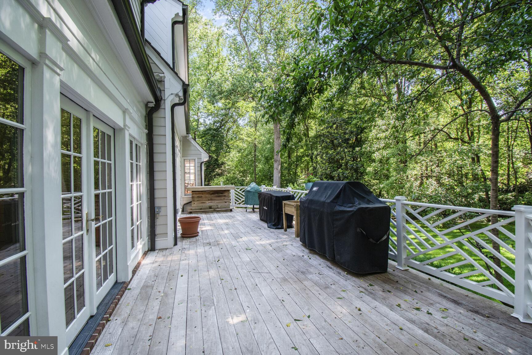 POTOMAC OUTSIDE - Residential