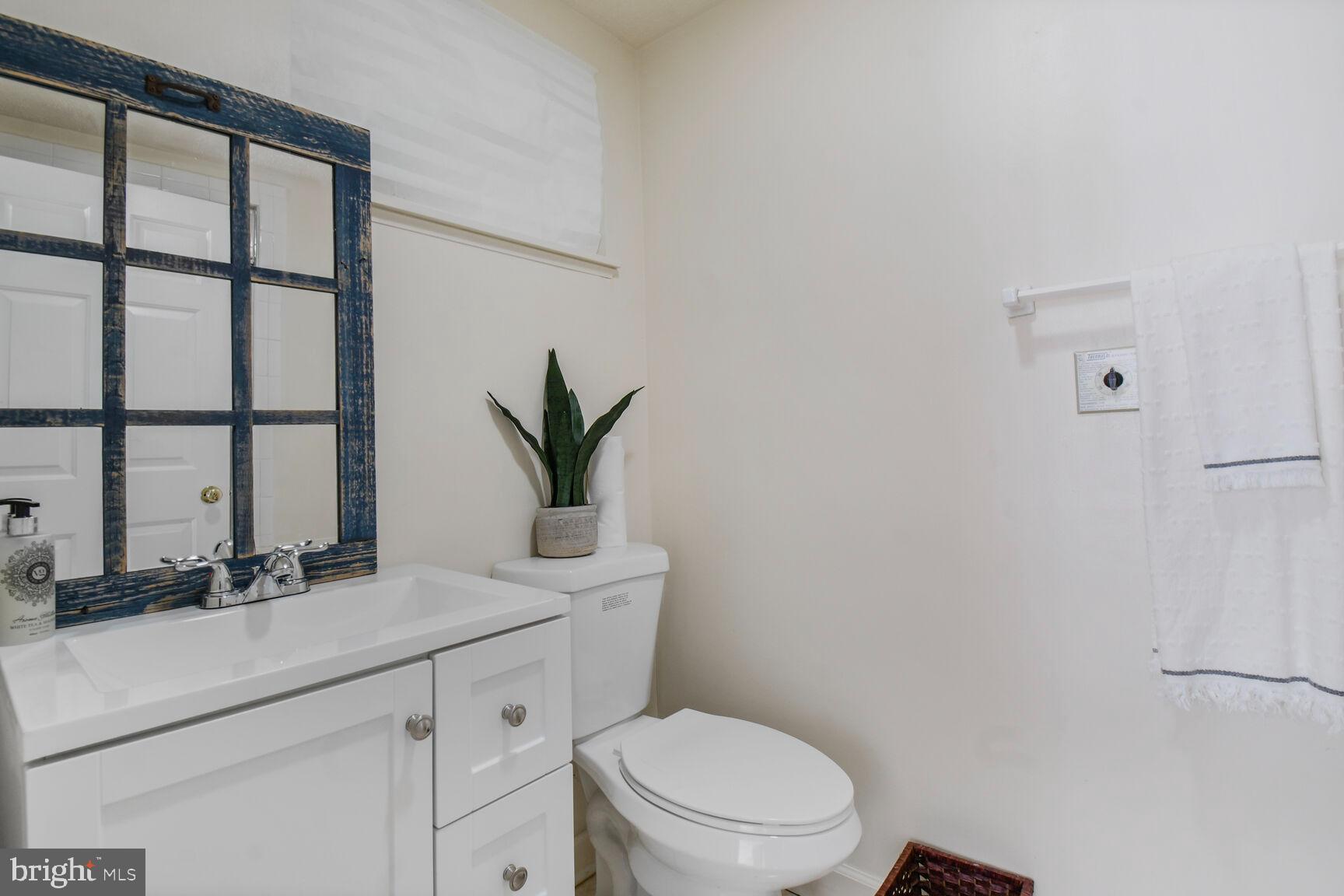 POTOMAC OUTSIDE - Residential