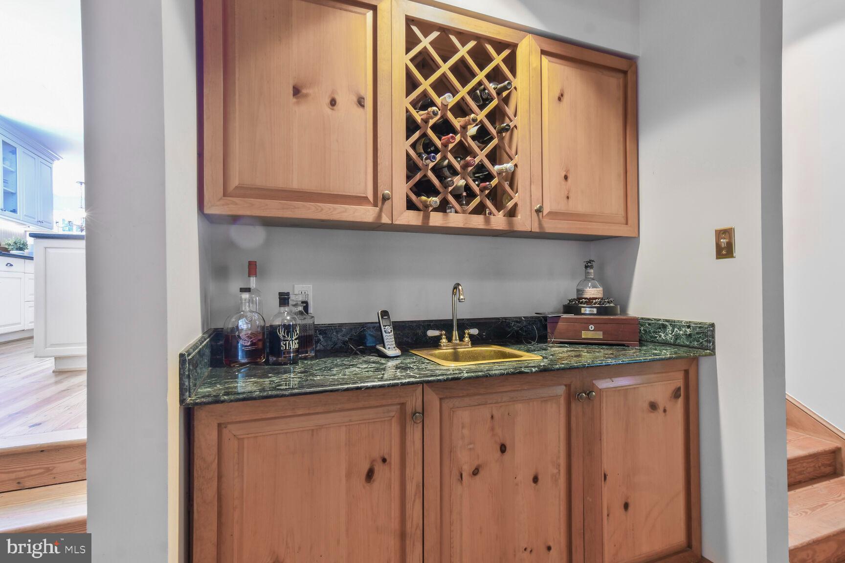 POTOMAC OUTSIDE - Residential