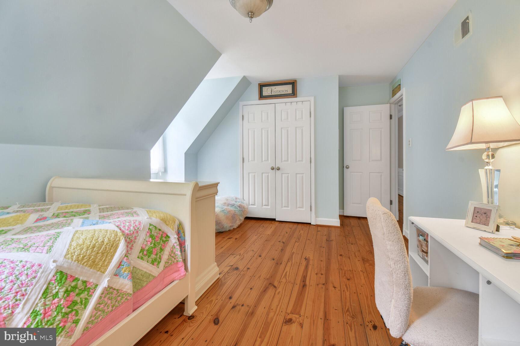 POTOMAC OUTSIDE - Residential