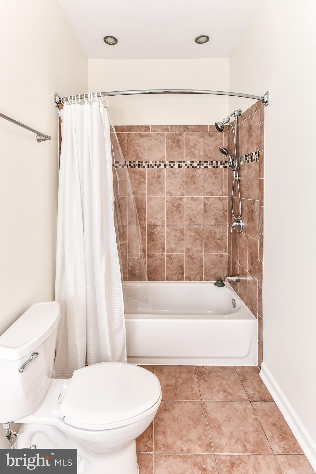 RIVERBEND AT CASCADES - Residential Lease