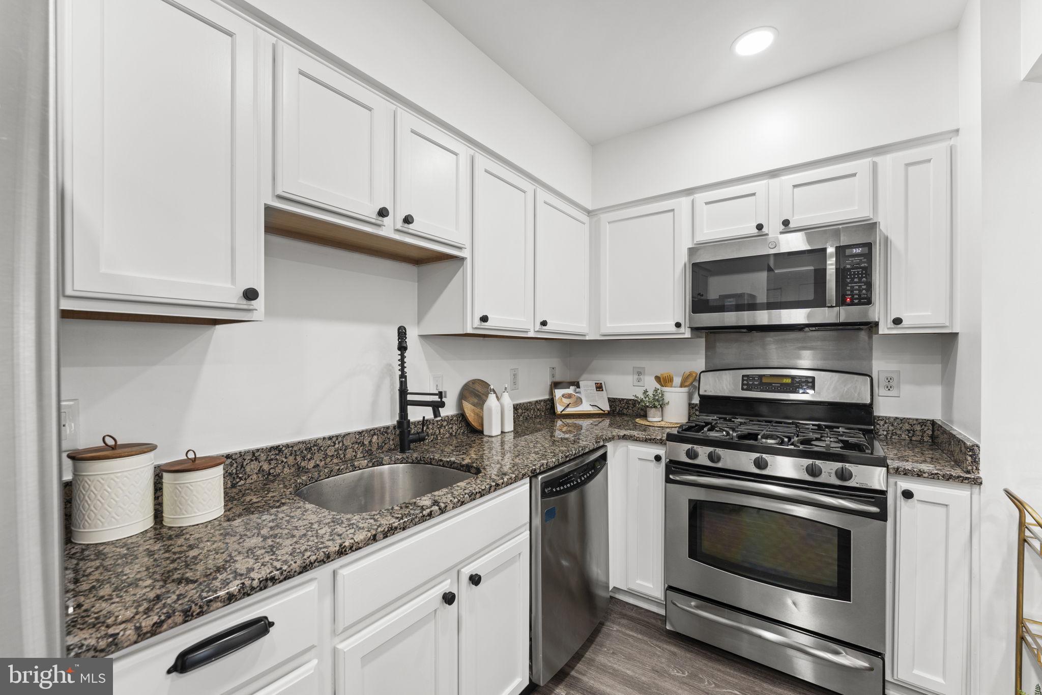 ARORA HILLS - Residential