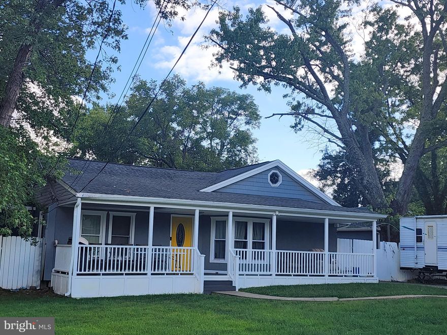 *** NO HOA*** Sought after one level home with 3BR's, 1 BA close to shopping, restaurants, public transportation, and easy commute to downtown DC, VA, National Harbor, and Joint Base Andrews on just about a half-acre lot with a large stand-alone storge shed. This home is perfect for 1st Time Home Buyers and for those looking for a nice, quiet, friendly neighborhood to downsize into. This home also has the potential to expand or to build an income producing ADU, an in-law suite for your parents, or a space for returning young adults. It's move in ready. You can simply relax and enjoy the peace and quiet of the community while being in walking distance to just about everything you need. This home is a must see. SCHEDULE A SHOWING TODAY!!!