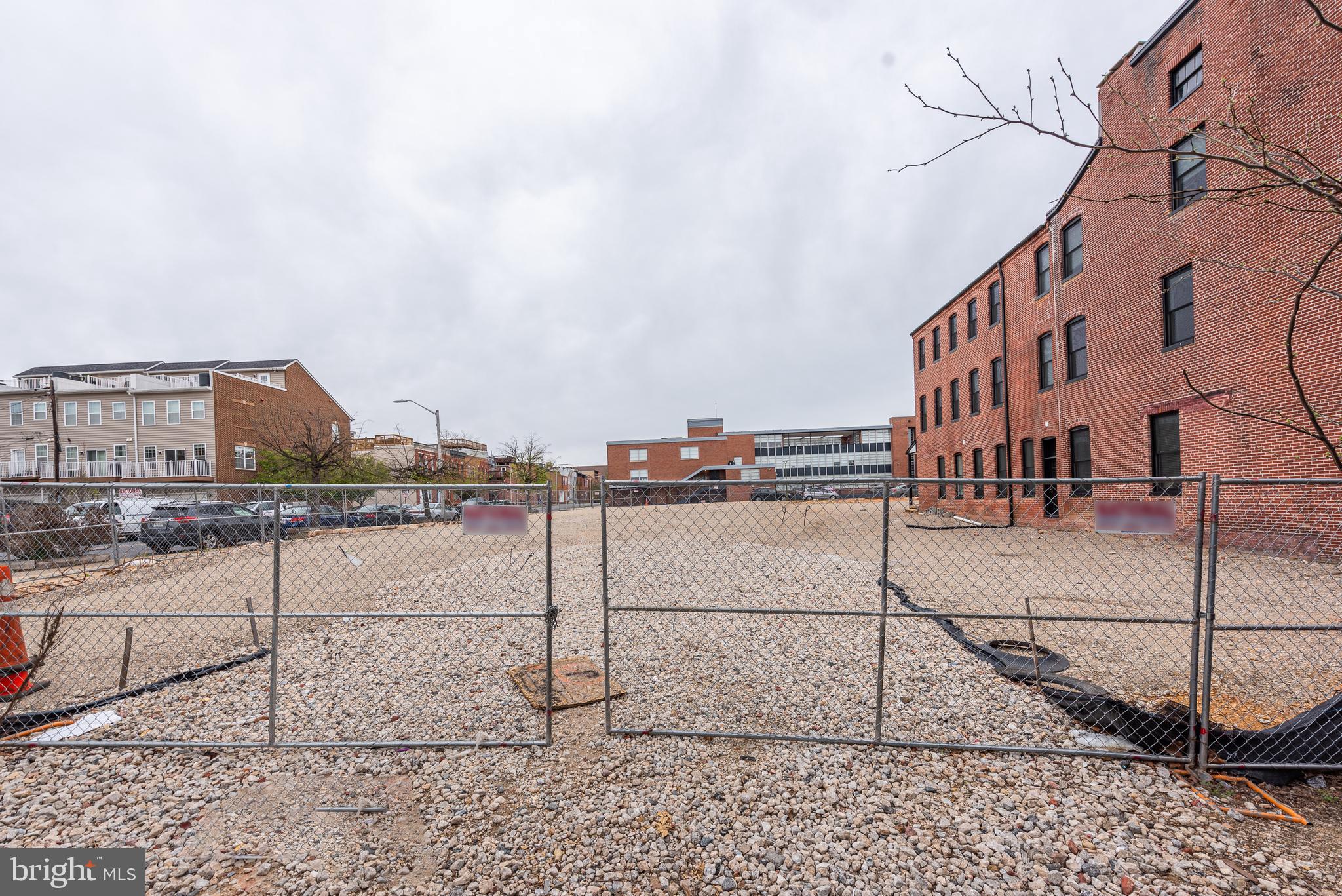 CANTON - Commercial Sale