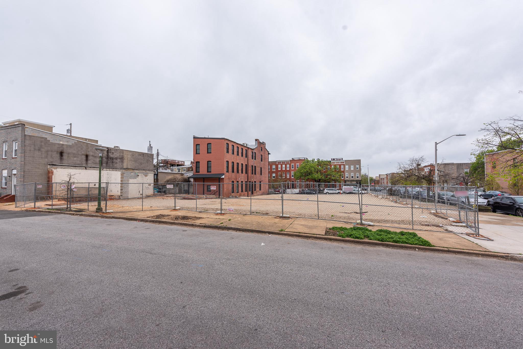 CANTON - Commercial Sale